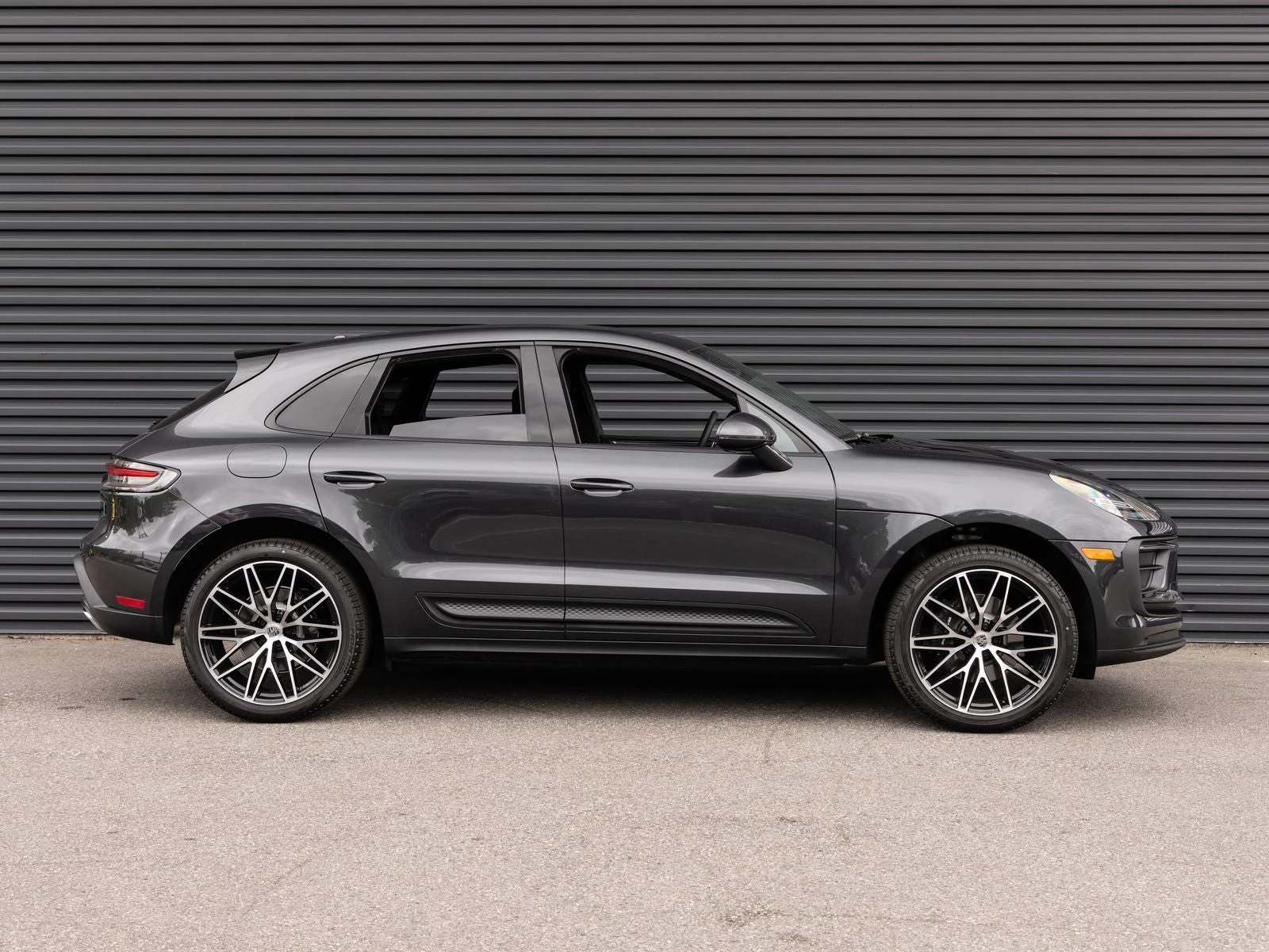 2026 Porsche Macan (95B), 8/20