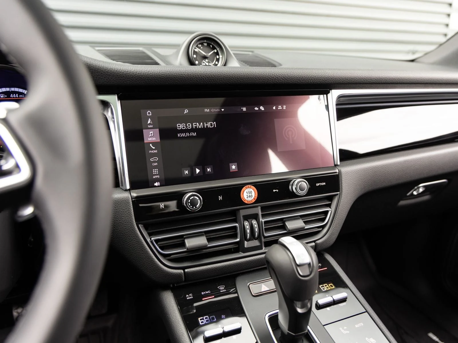 2026 Porsche Macan (95B), 15/20