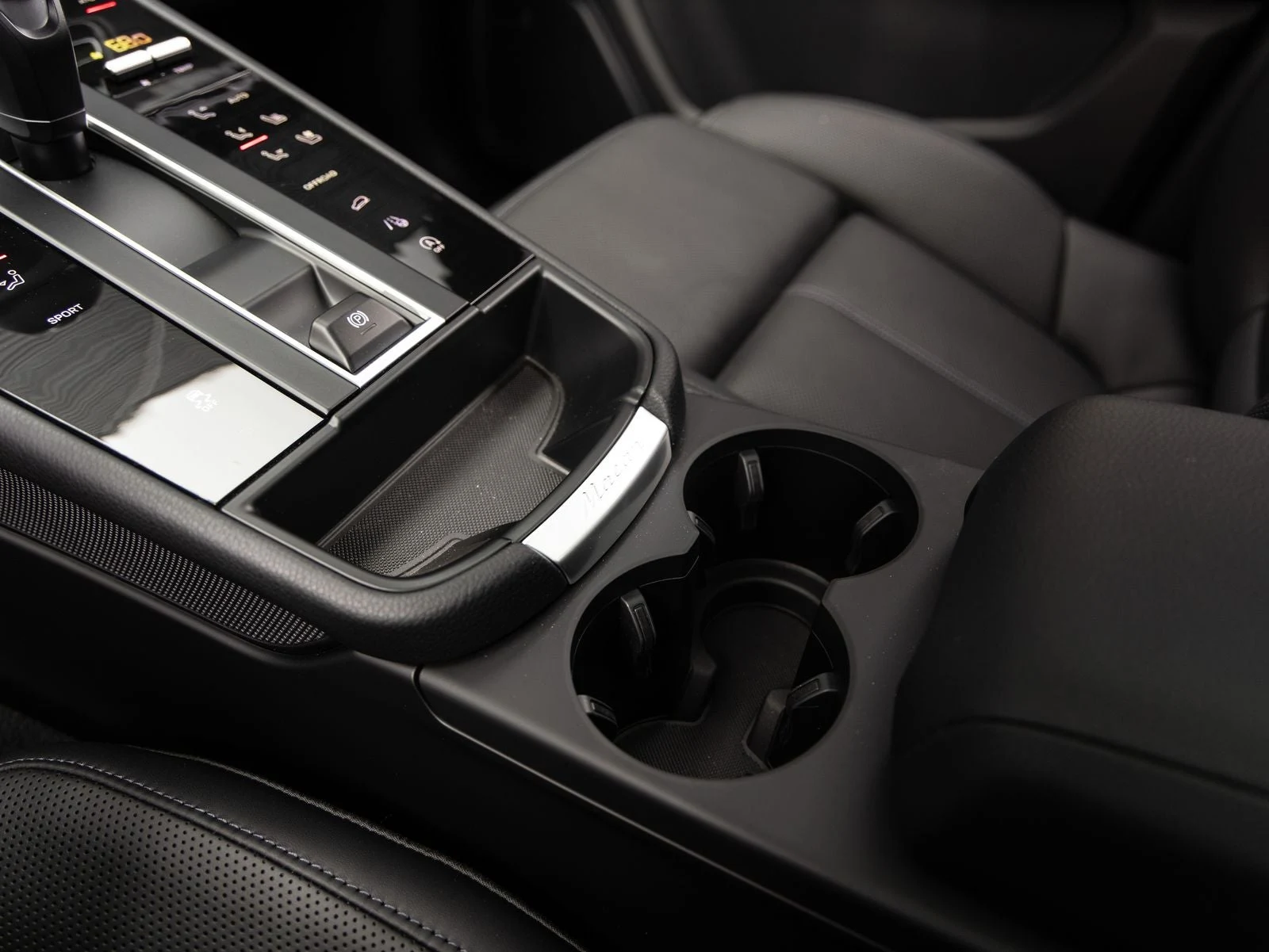 2026 Porsche Macan (95B), 18/20