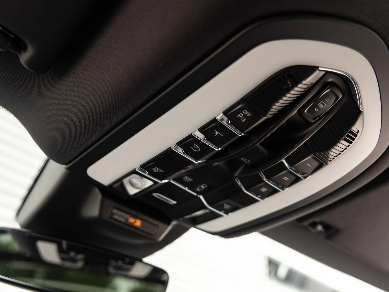 2026 Porsche Macan (95B), 19/20