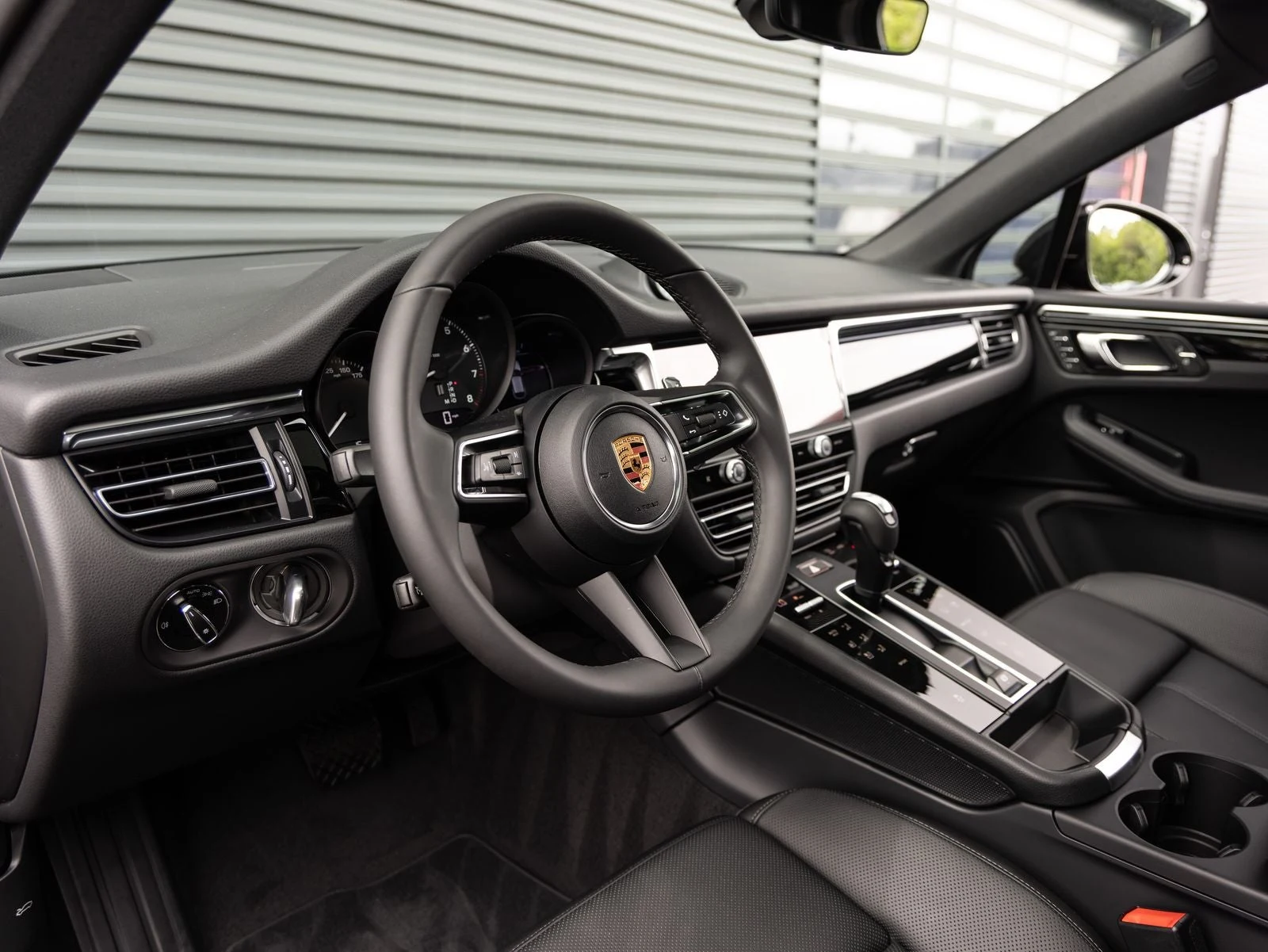 2026 Porsche Macan (95B), 4/20