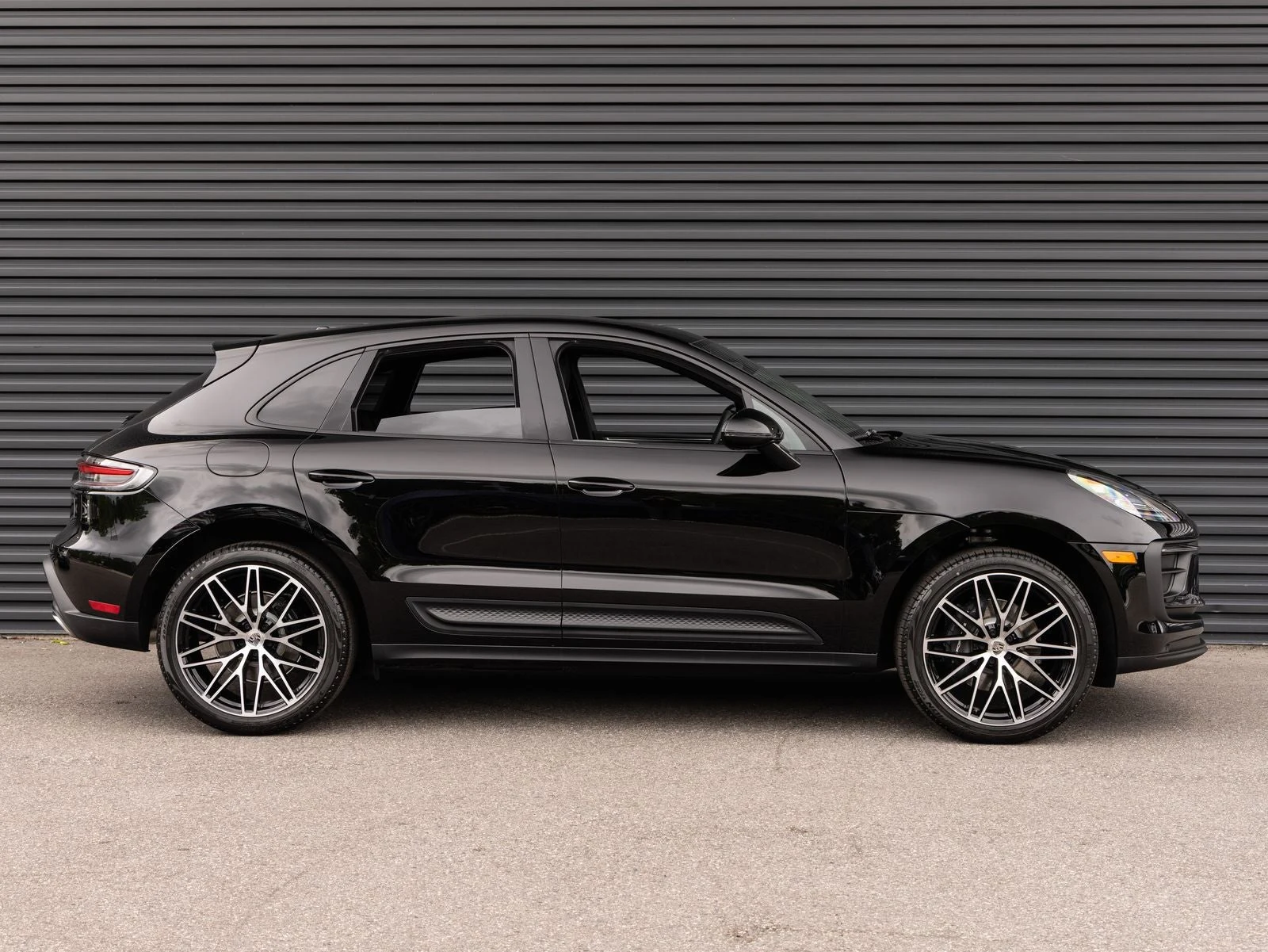2026 Porsche Macan (95B), 8/20