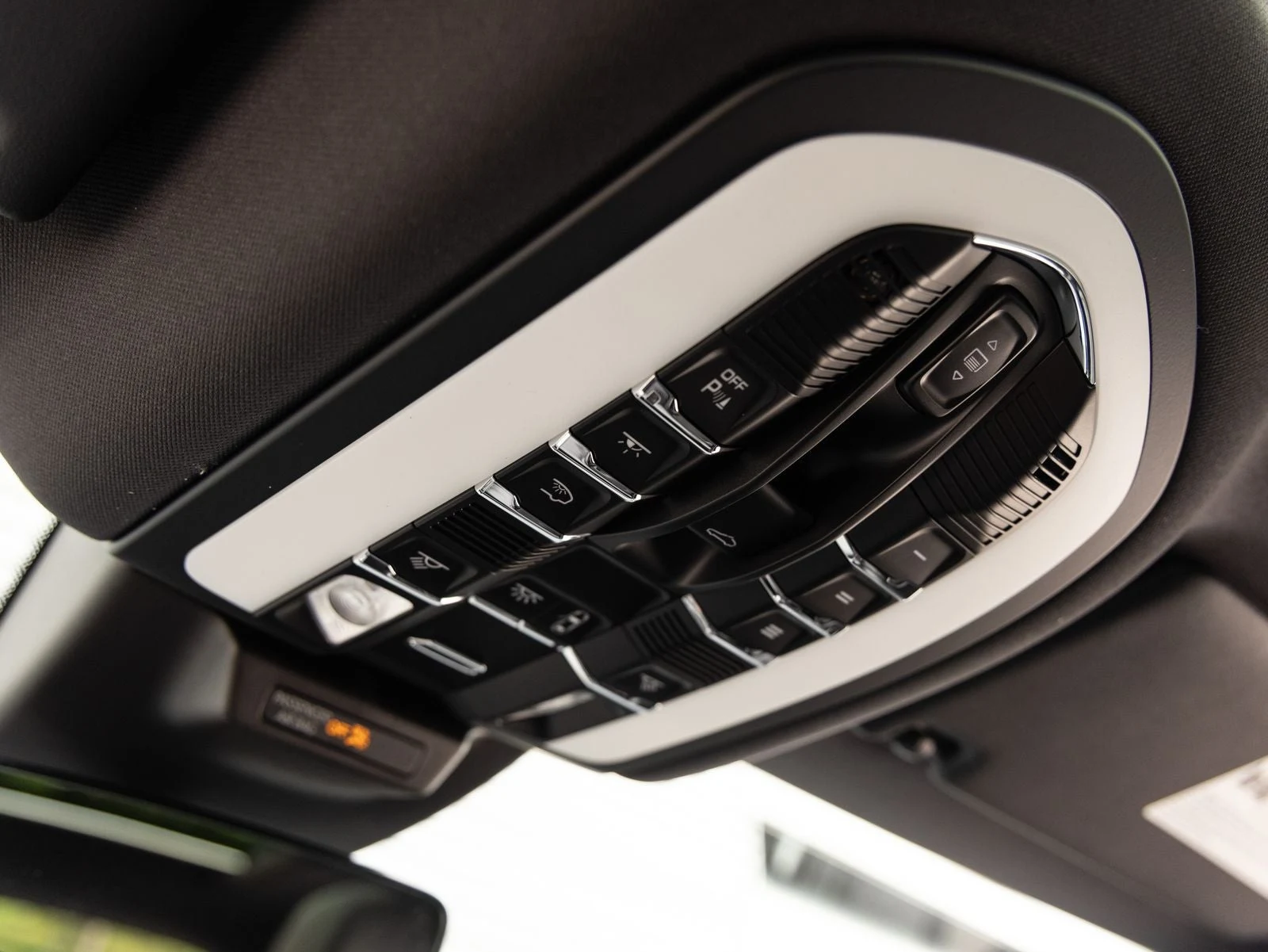 2026 Porsche Macan (95B), 19/20