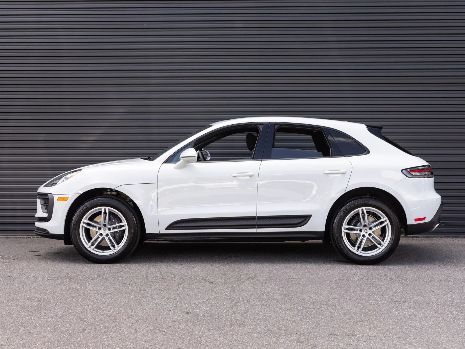 2026 Porsche Macan (95B), 2/20