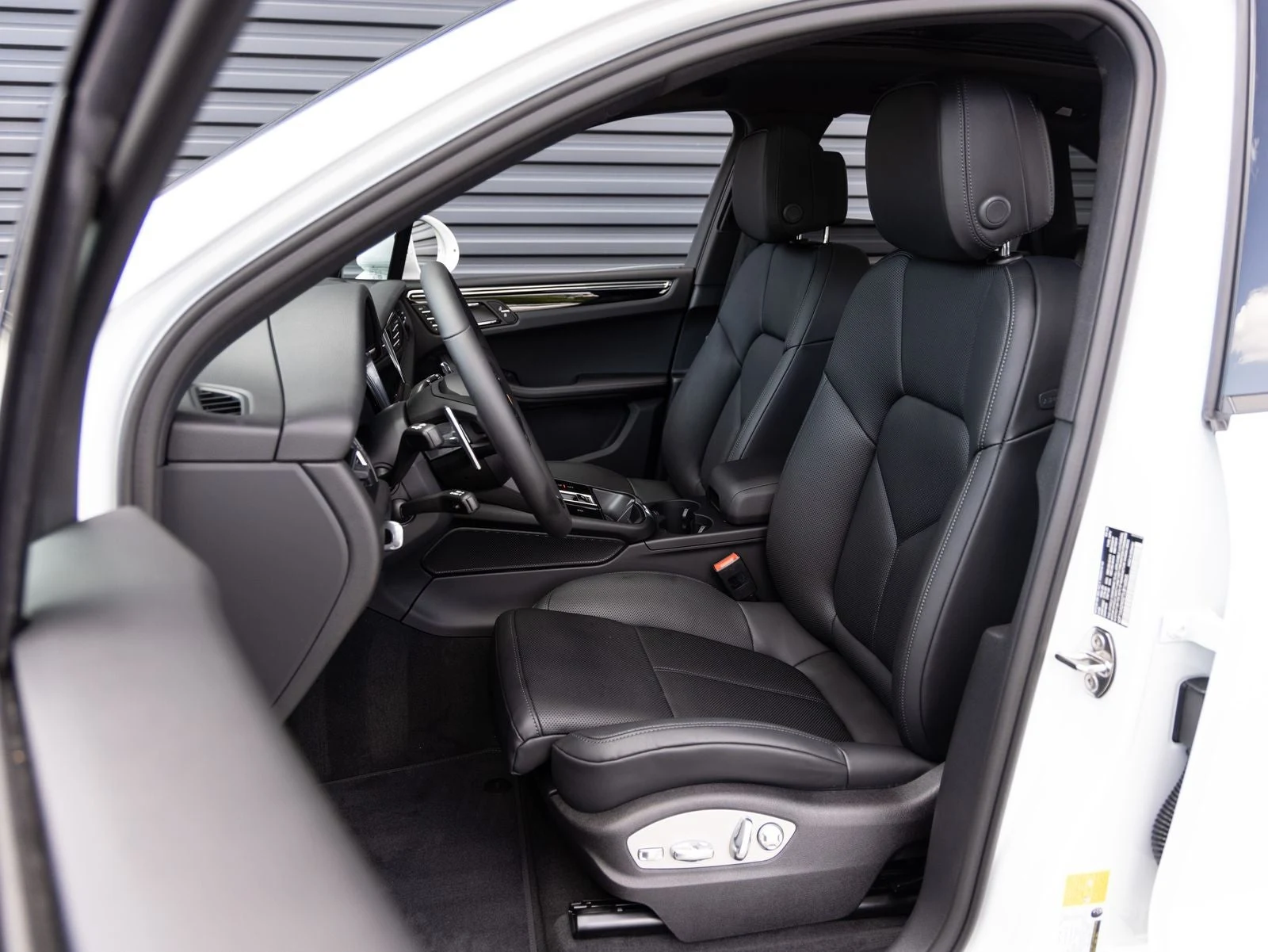 2026 Porsche Macan (95B), 5/20