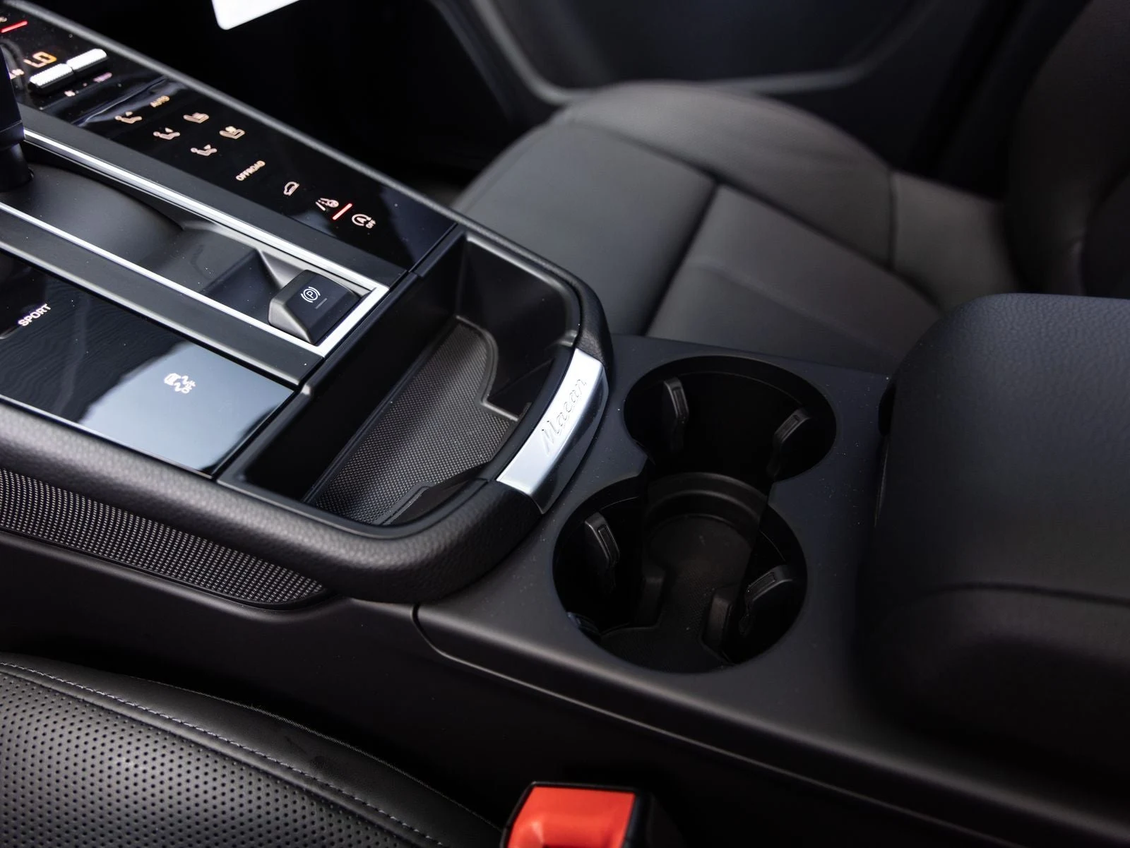 2026 Porsche Macan (95B), 18/20