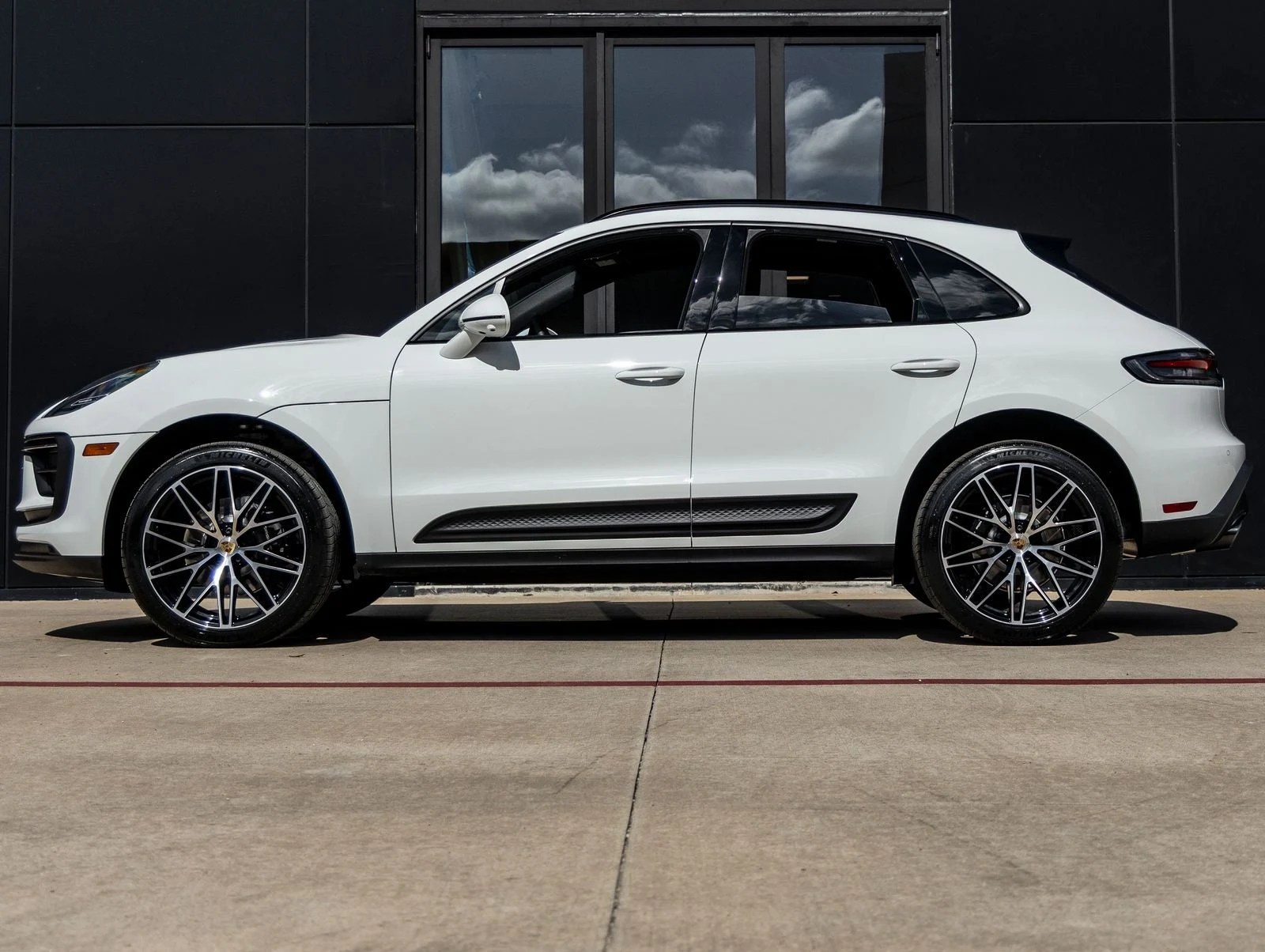 2026 Porsche Macan (95B), 2/20