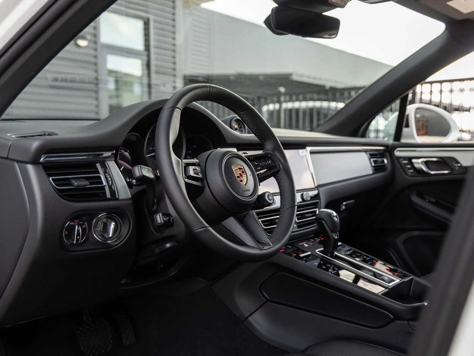 2026 Porsche Macan (95B), 4/20