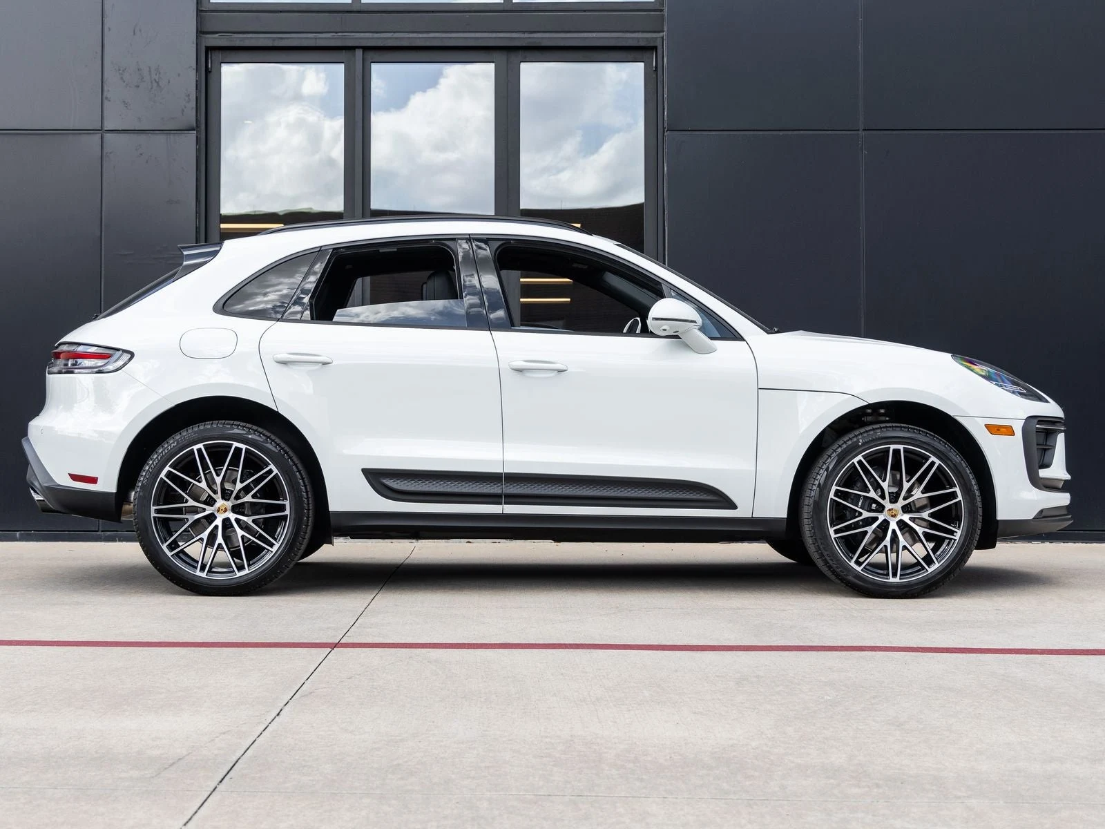 2026 Porsche Macan (95B), 12/20