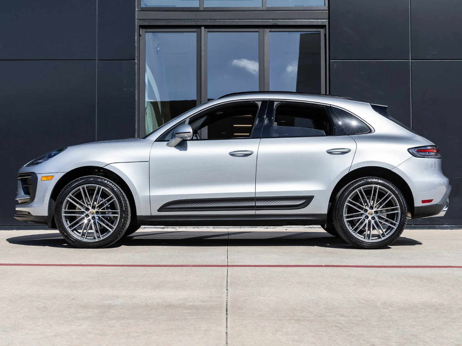 2026 Porsche Macan (95B), 2/20