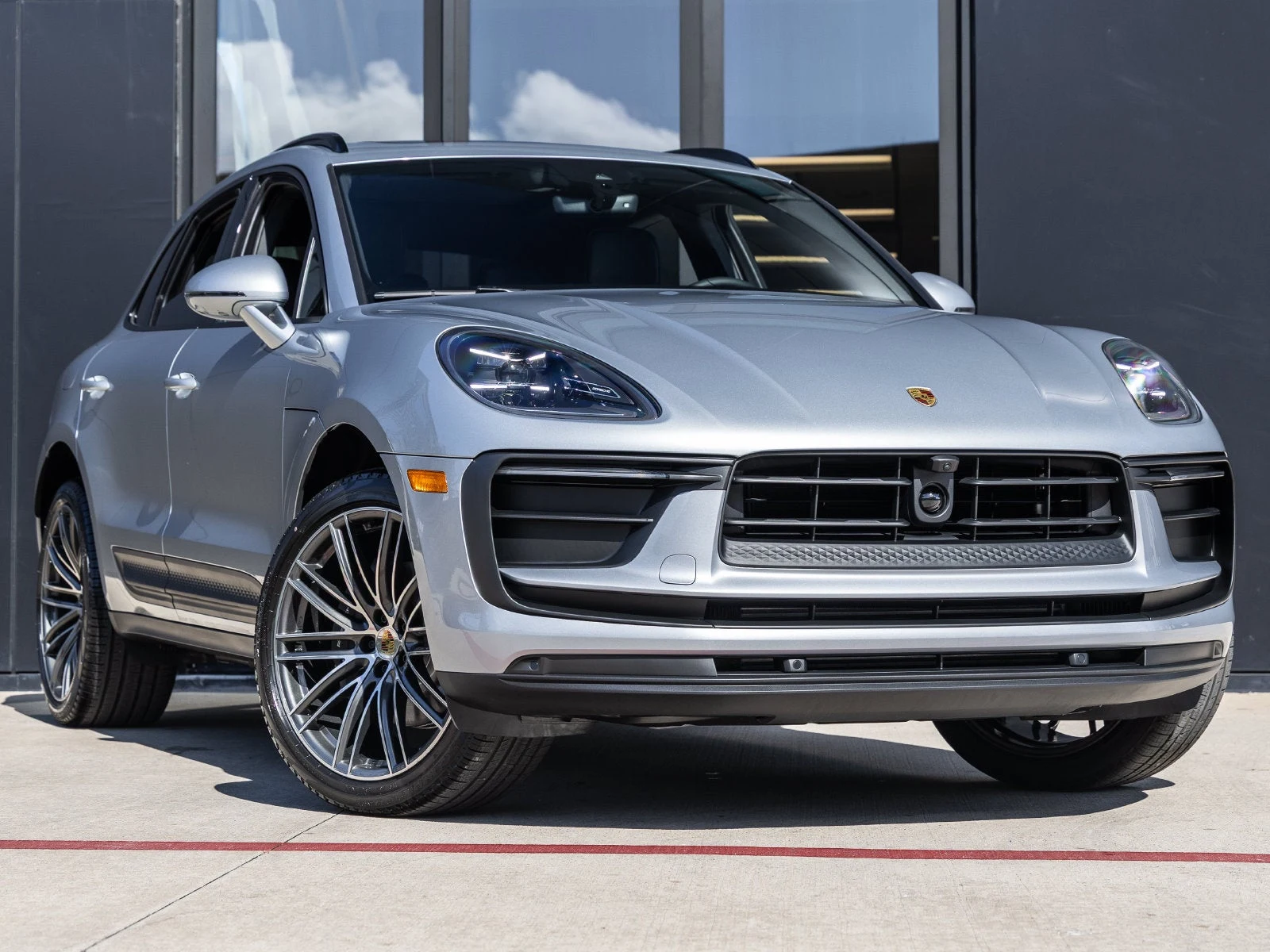 2026 Porsche Macan (95B), 6/20