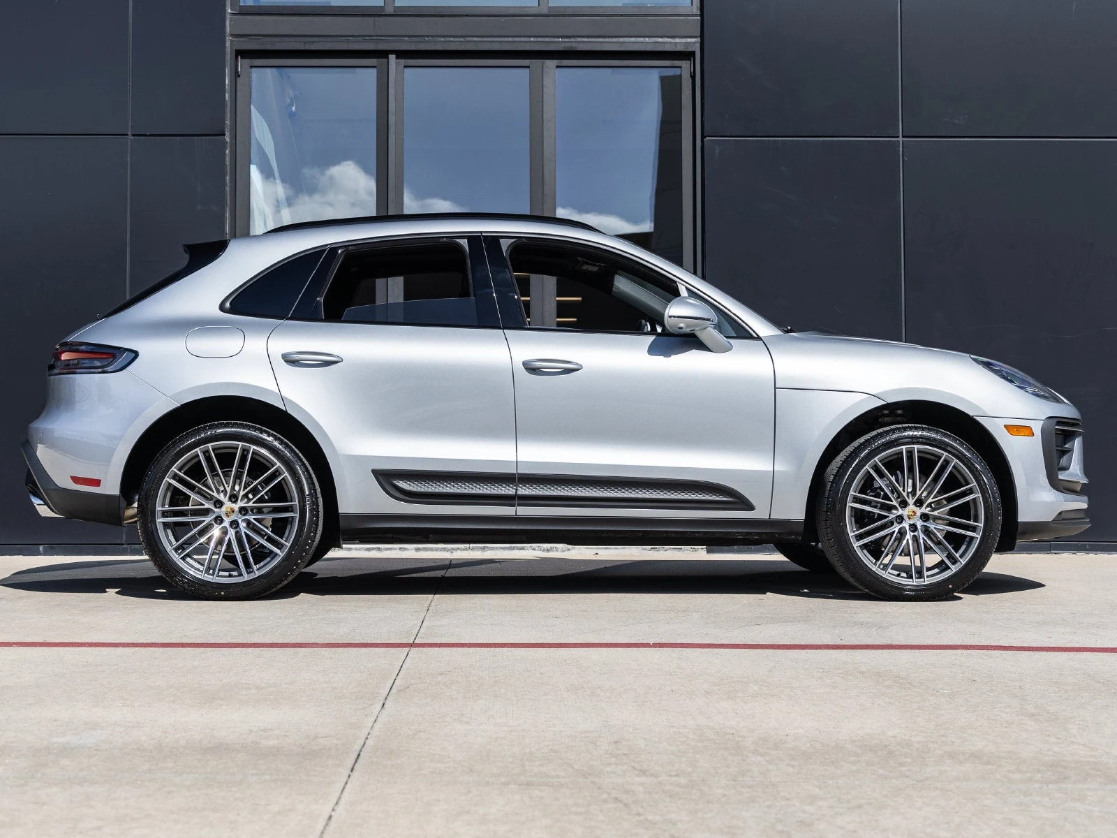 2026 Porsche Macan (95B), 12/20