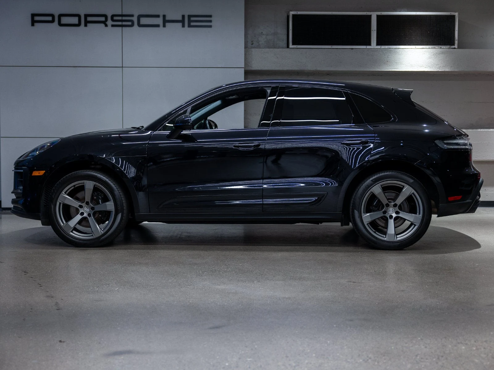 2023 Porsche Macan S (95B), 2/20