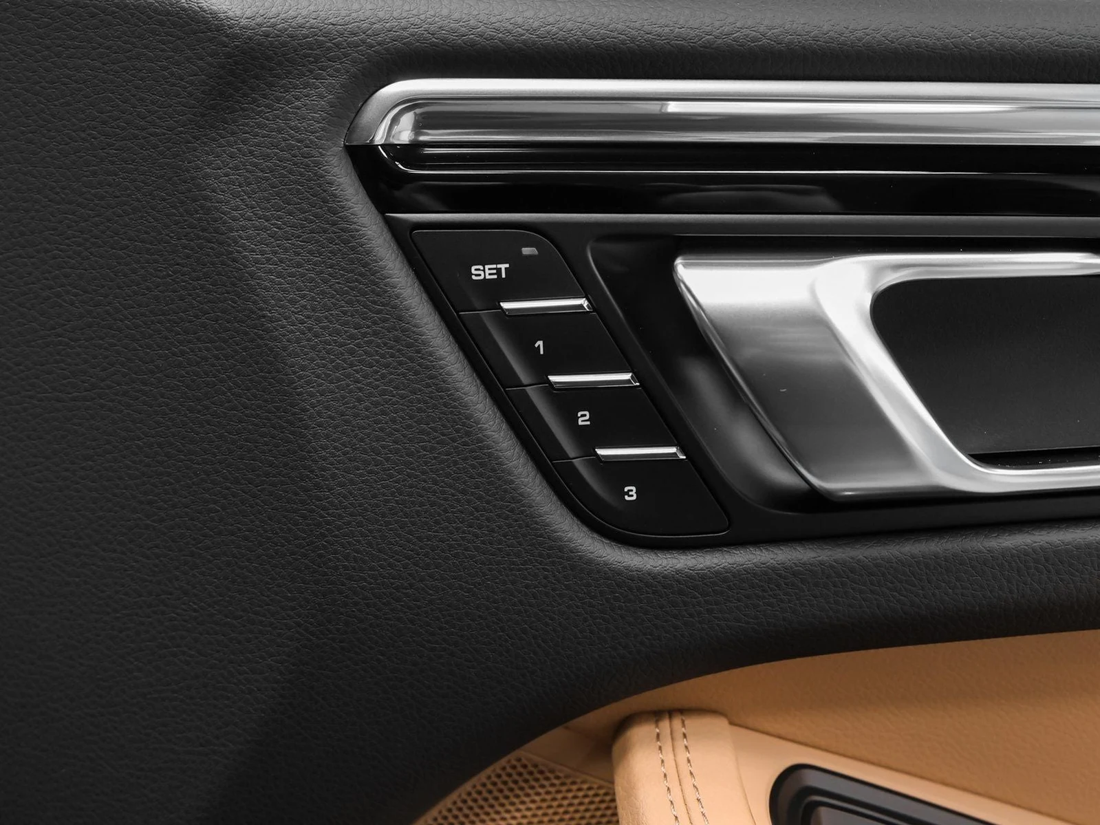 2026 Porsche Macan (95B), 18/20