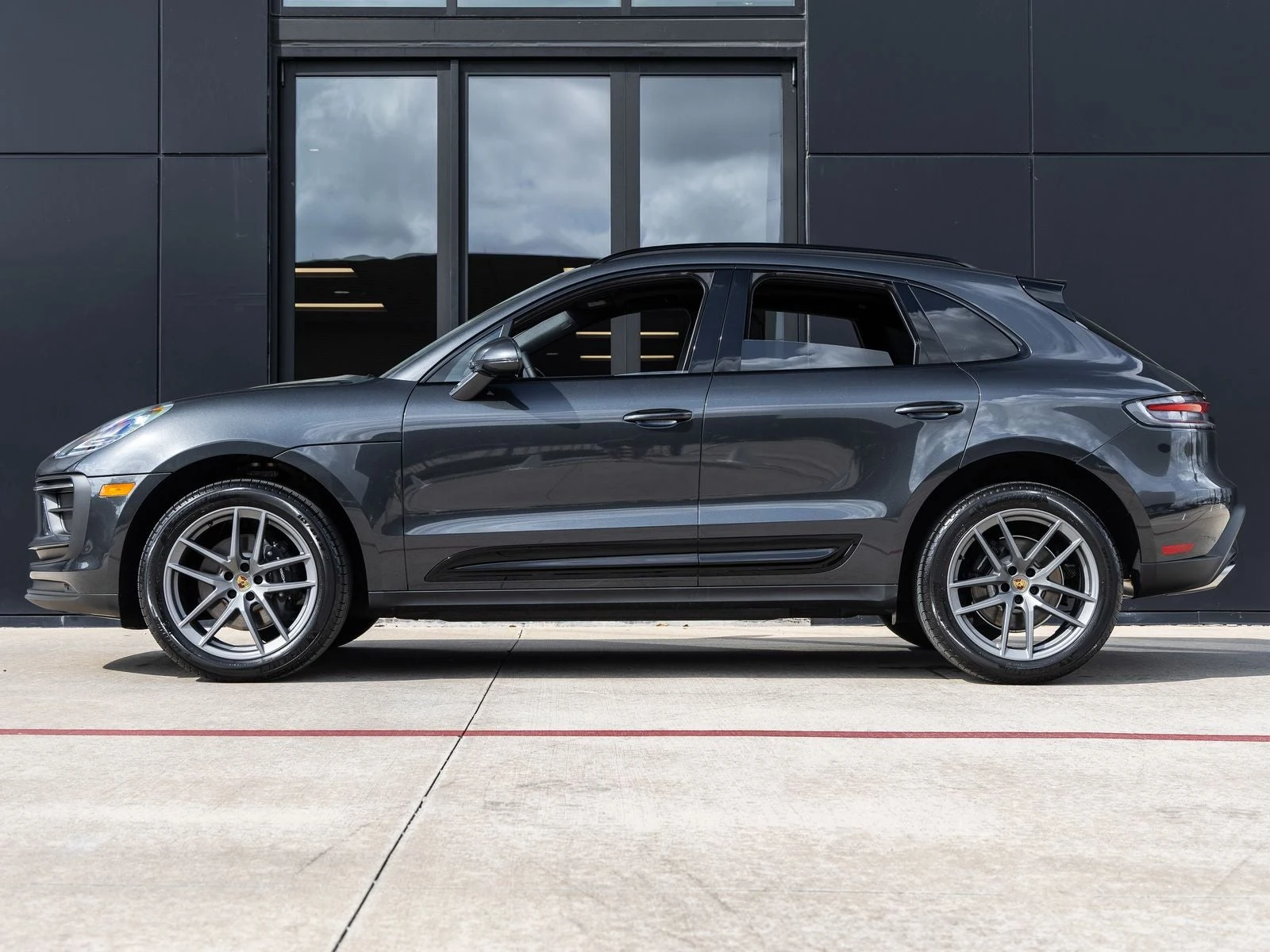 2026 Porsche Macan (95B), 2/20