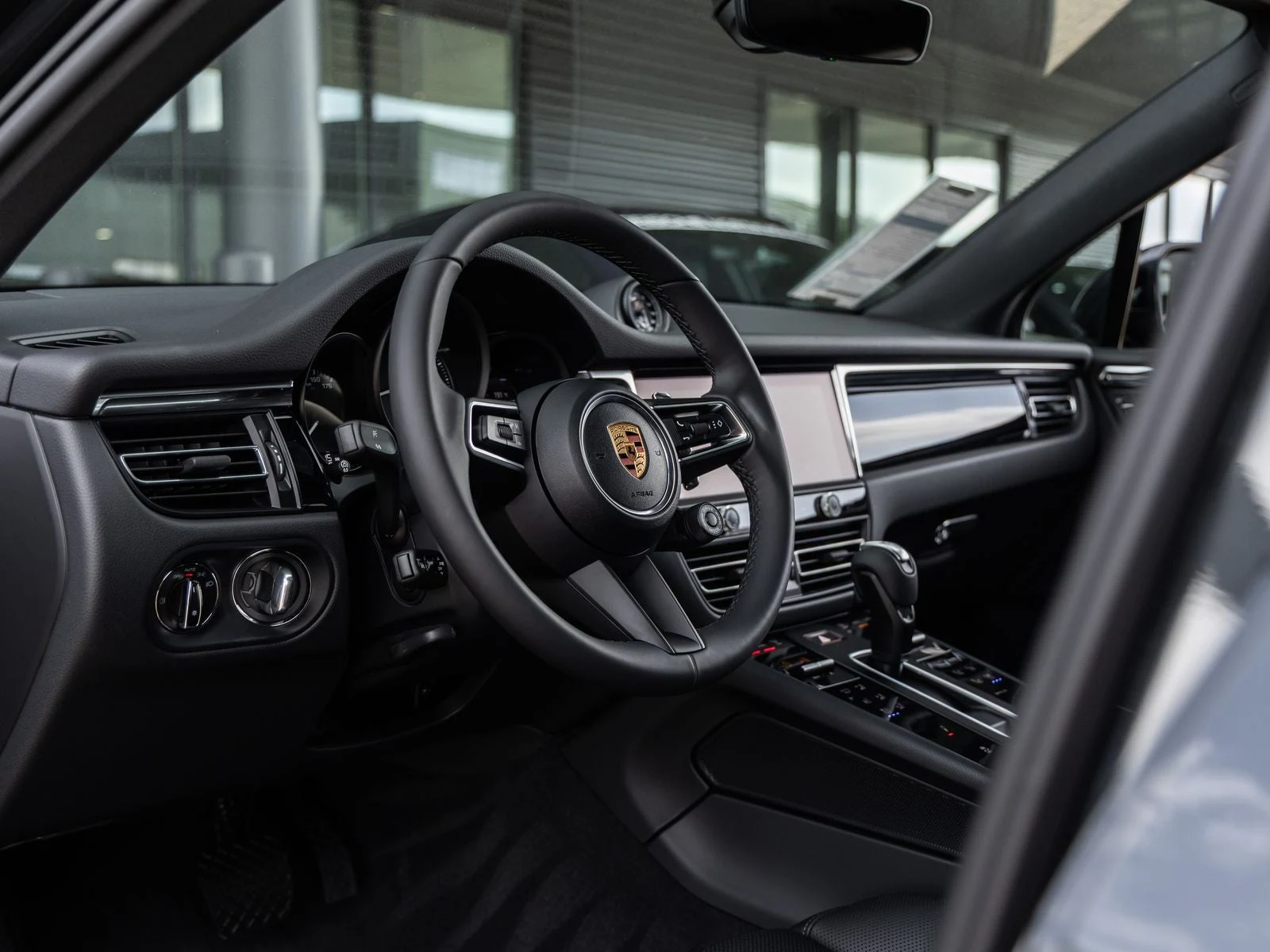 2026 Porsche Macan (95B), 4/20