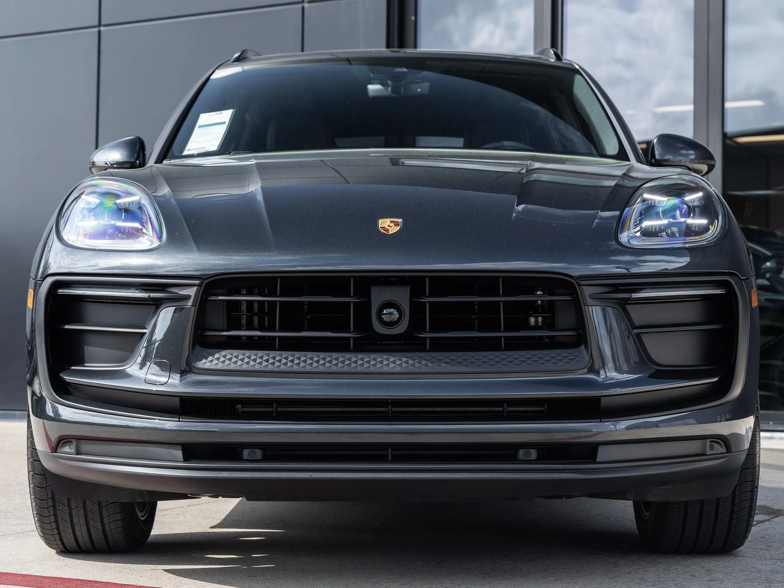 2026 Porsche Macan (95B), 8/20