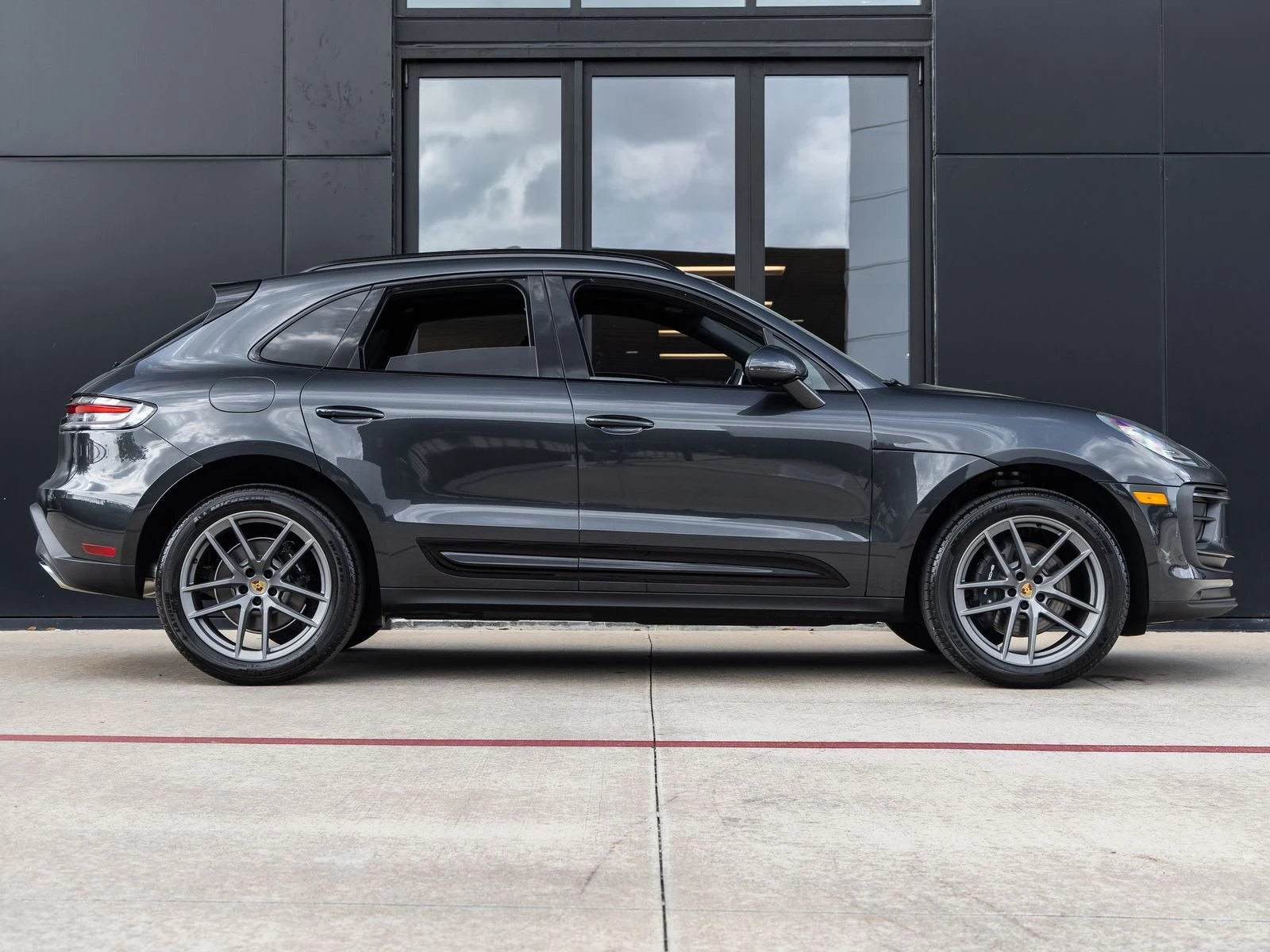 2026 Porsche Macan (95B), 12/20
