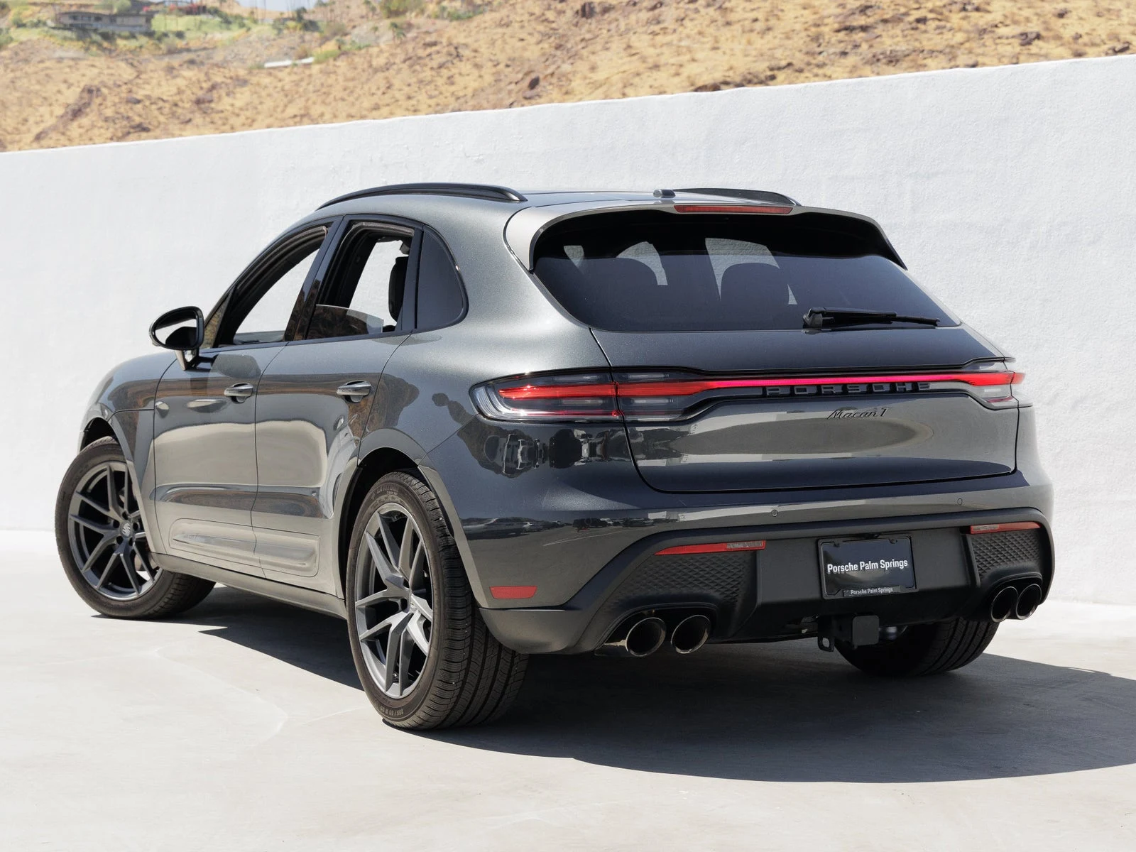 2026 Porsche Macan T (95B), 3/20