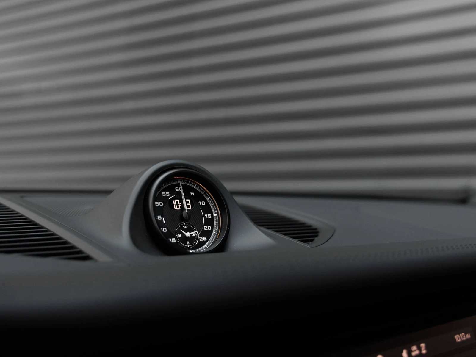 2026 Porsche Macan T (95B), 19/20