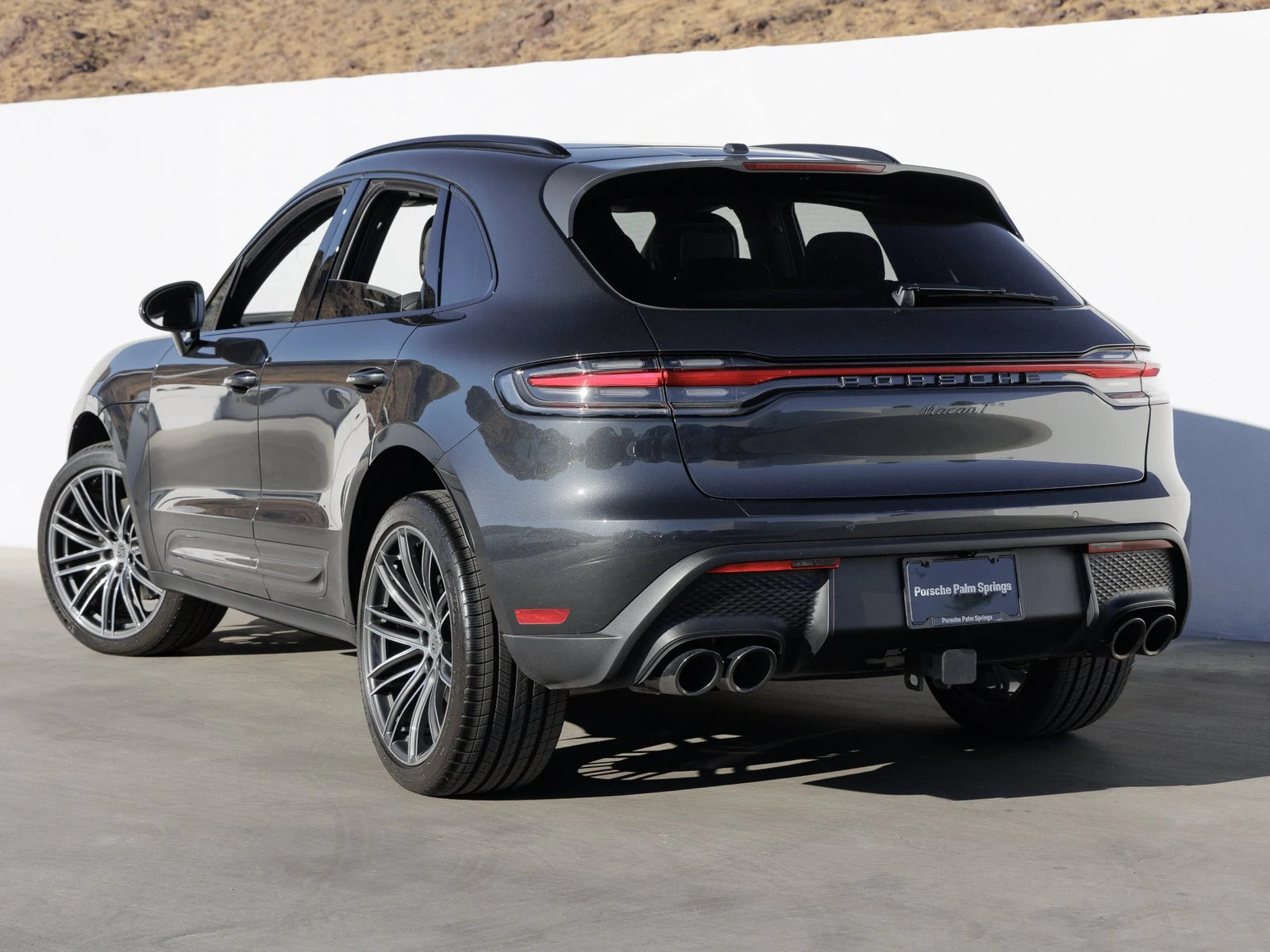 2026 Porsche Macan T (95B), 3/20
