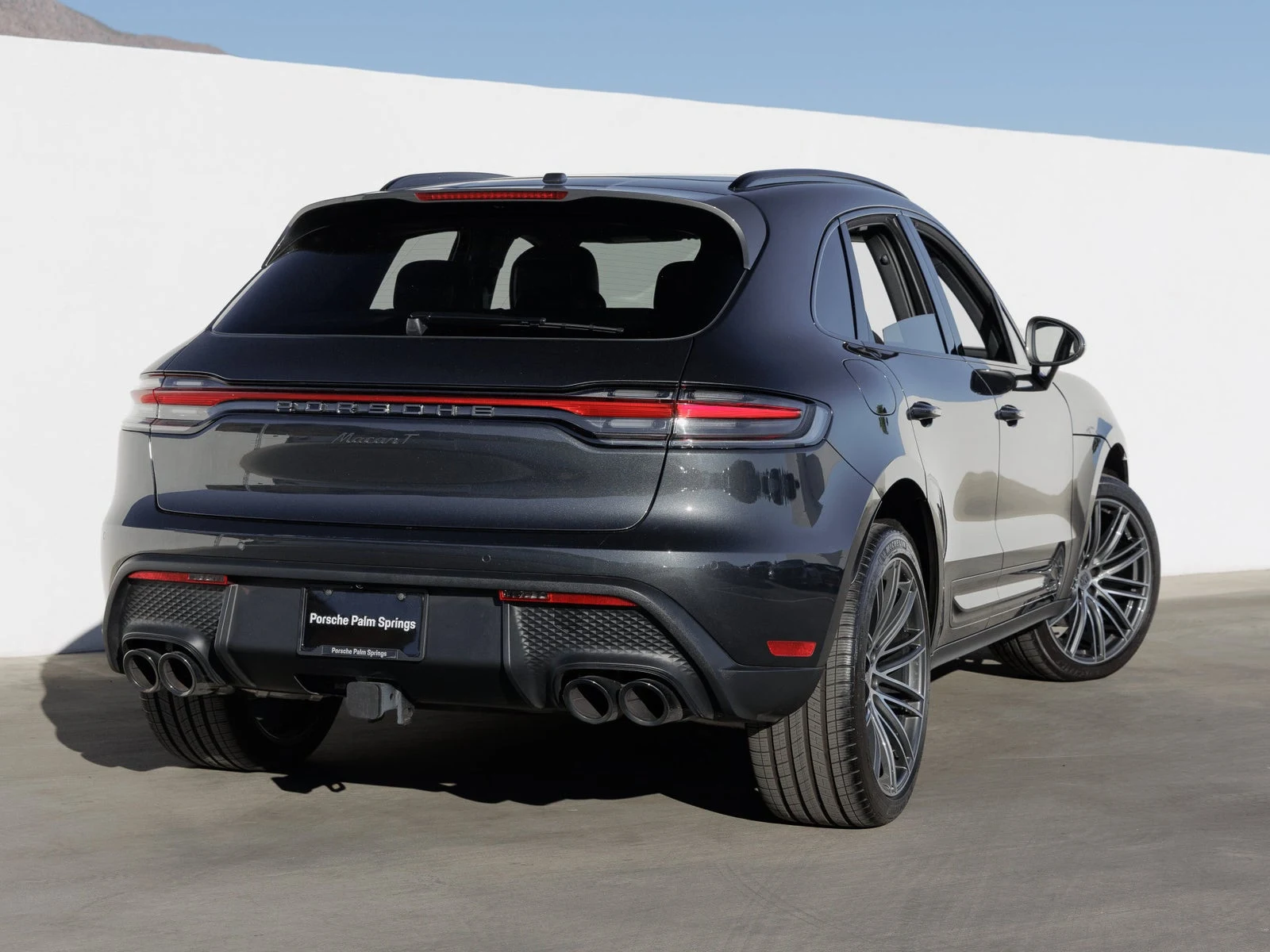 2026 Porsche Macan T (95B), 7/20