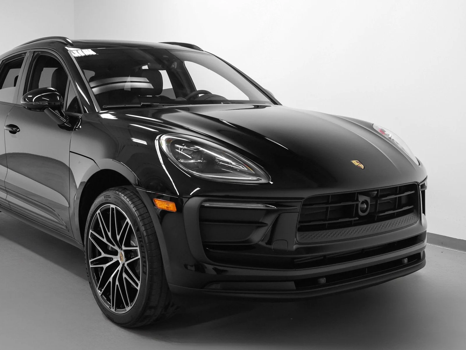 2026 Porsche Macan (95B), 8/20