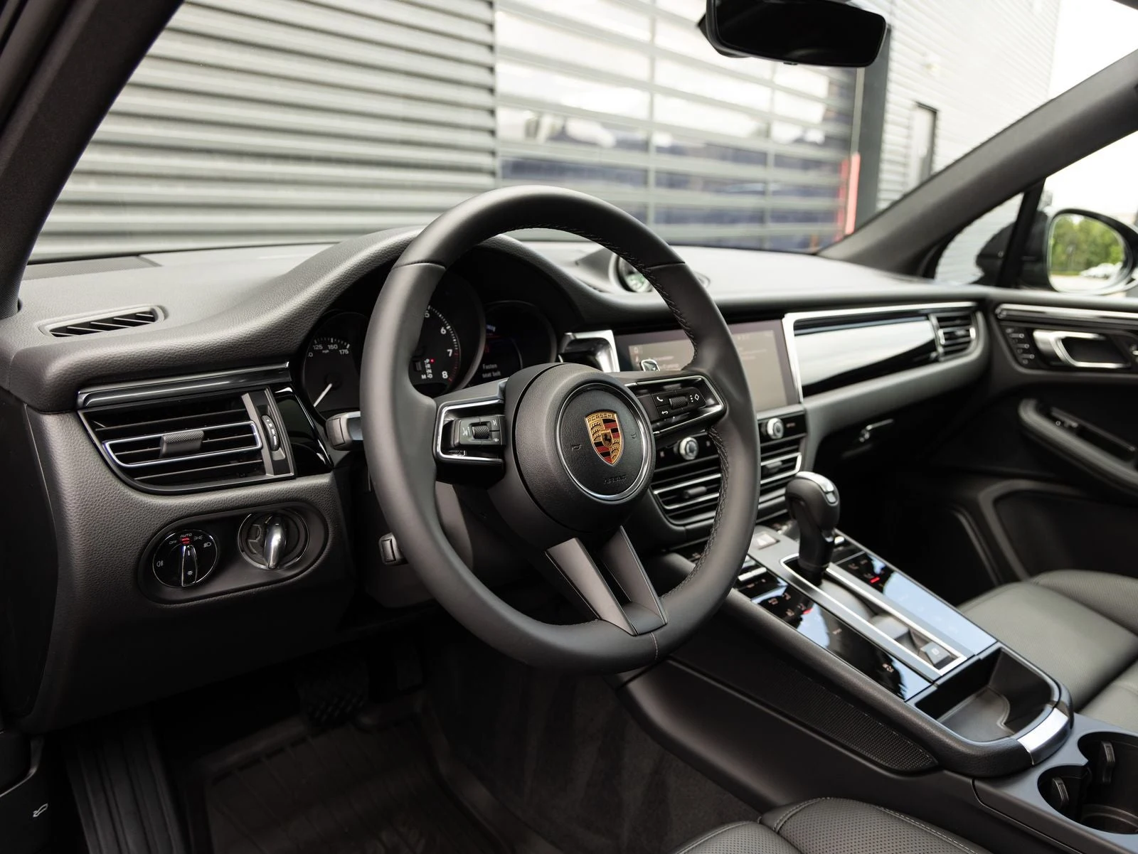 2026 Porsche Macan (95B), 4/20
