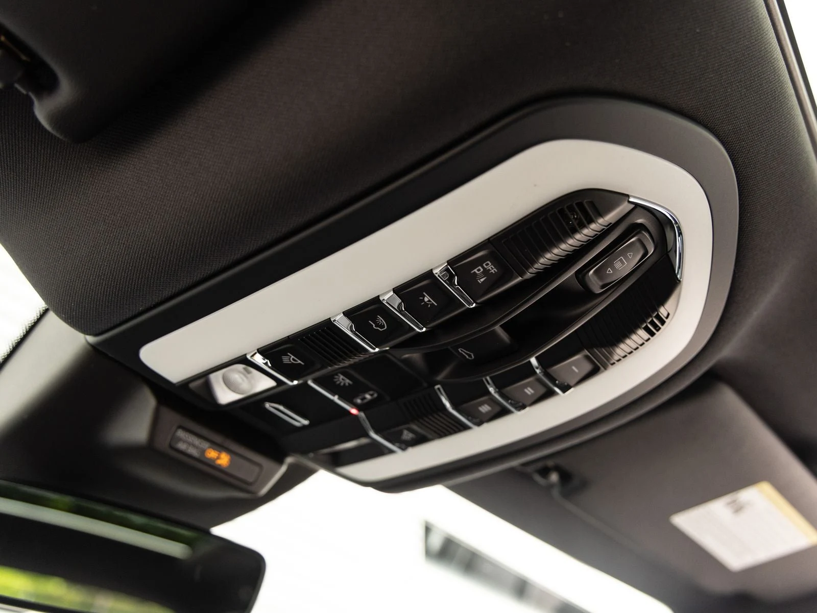 2026 Porsche Macan (95B), 19/20
