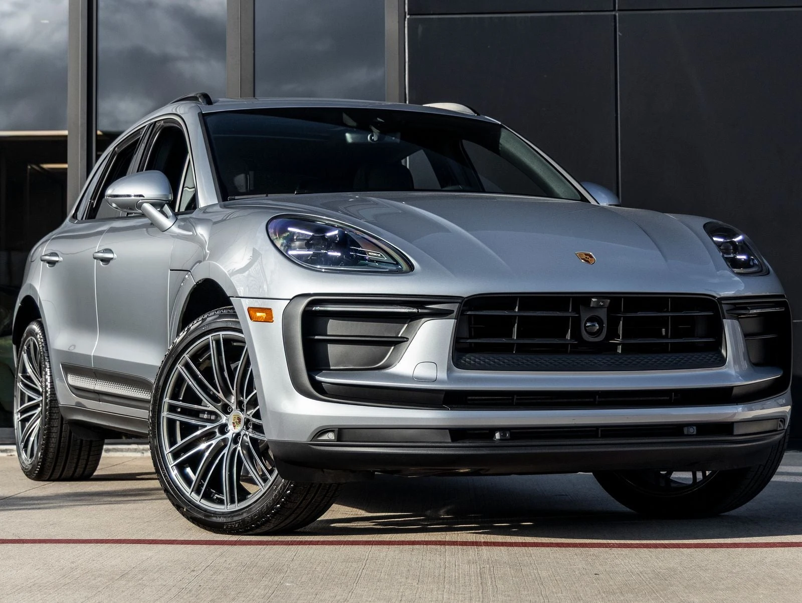 2026 Porsche Macan (95B), 6/20