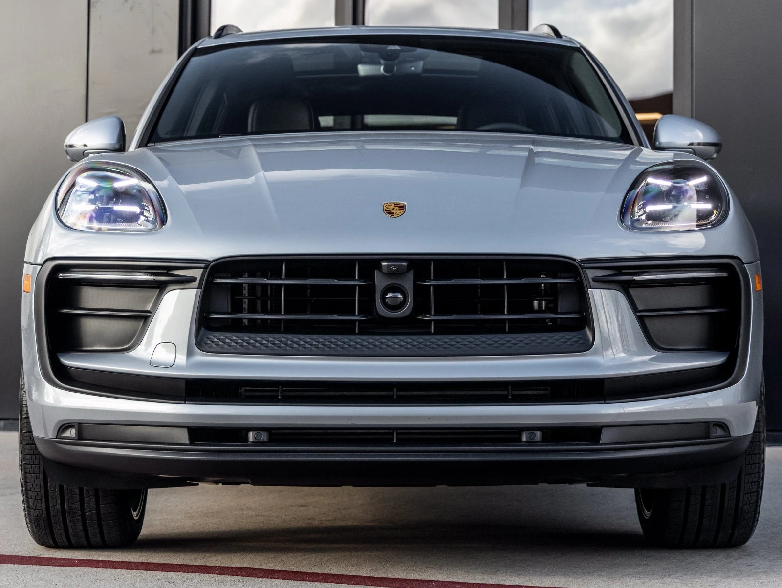 2026 Porsche Macan (95B), 8/20