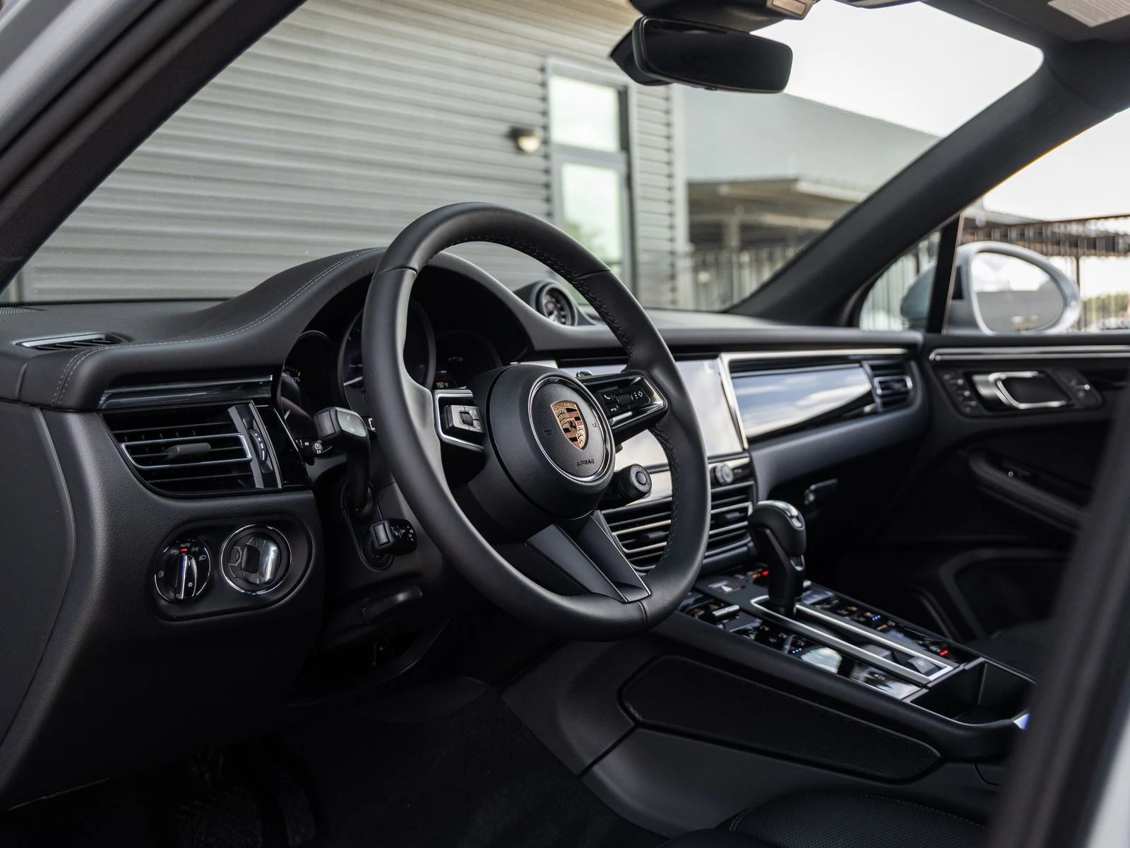 2026 Porsche Macan (95B), 4/20
