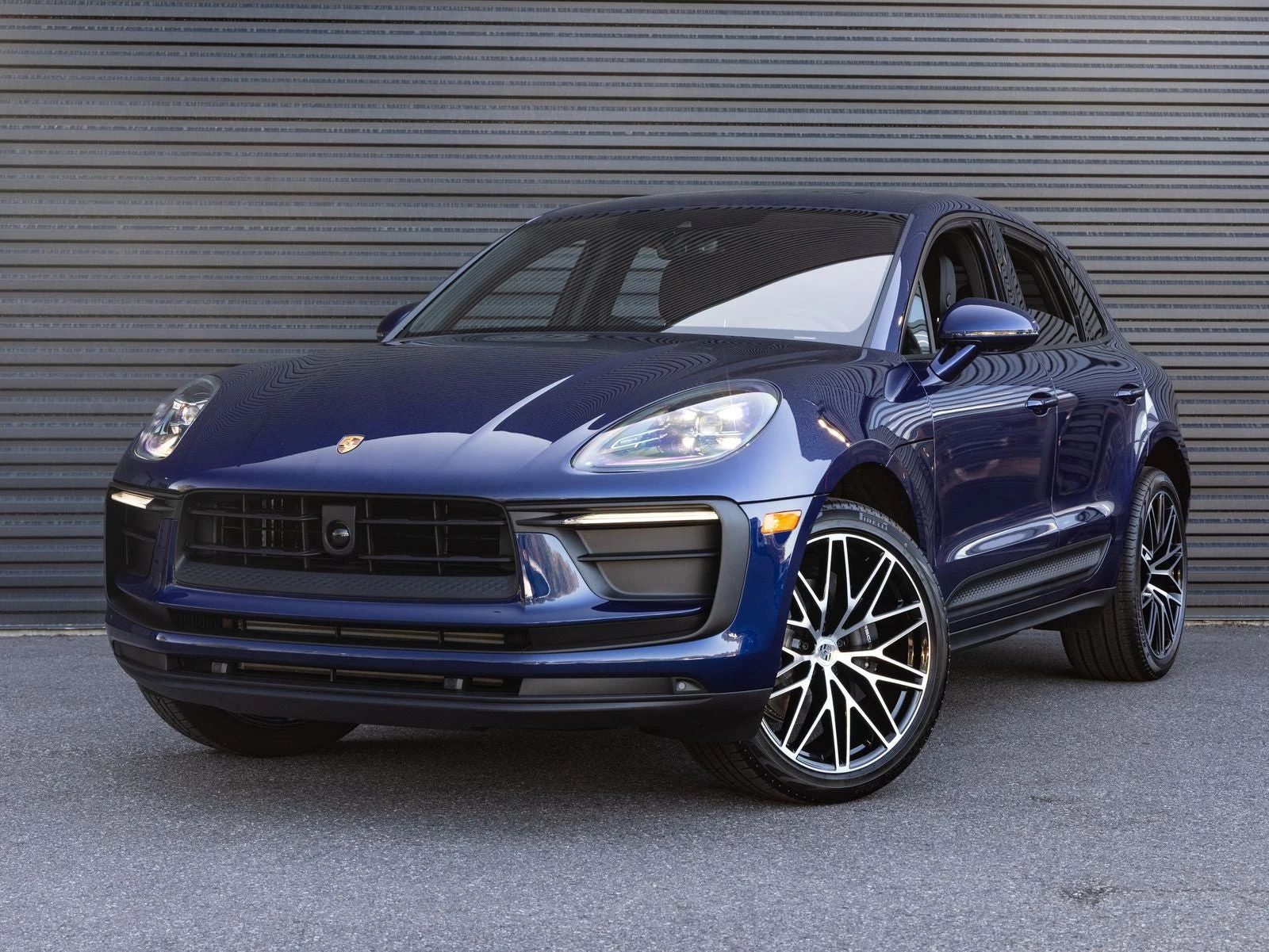 Porsche Macan (95B) · Gentian Blue Metallic · Indigo Auto Group
