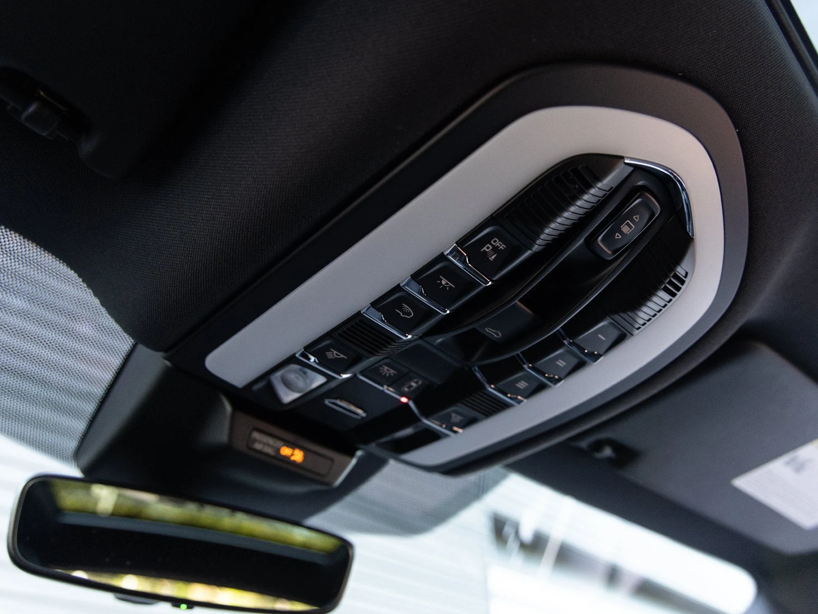 2026 Porsche Macan (95B), 19/20