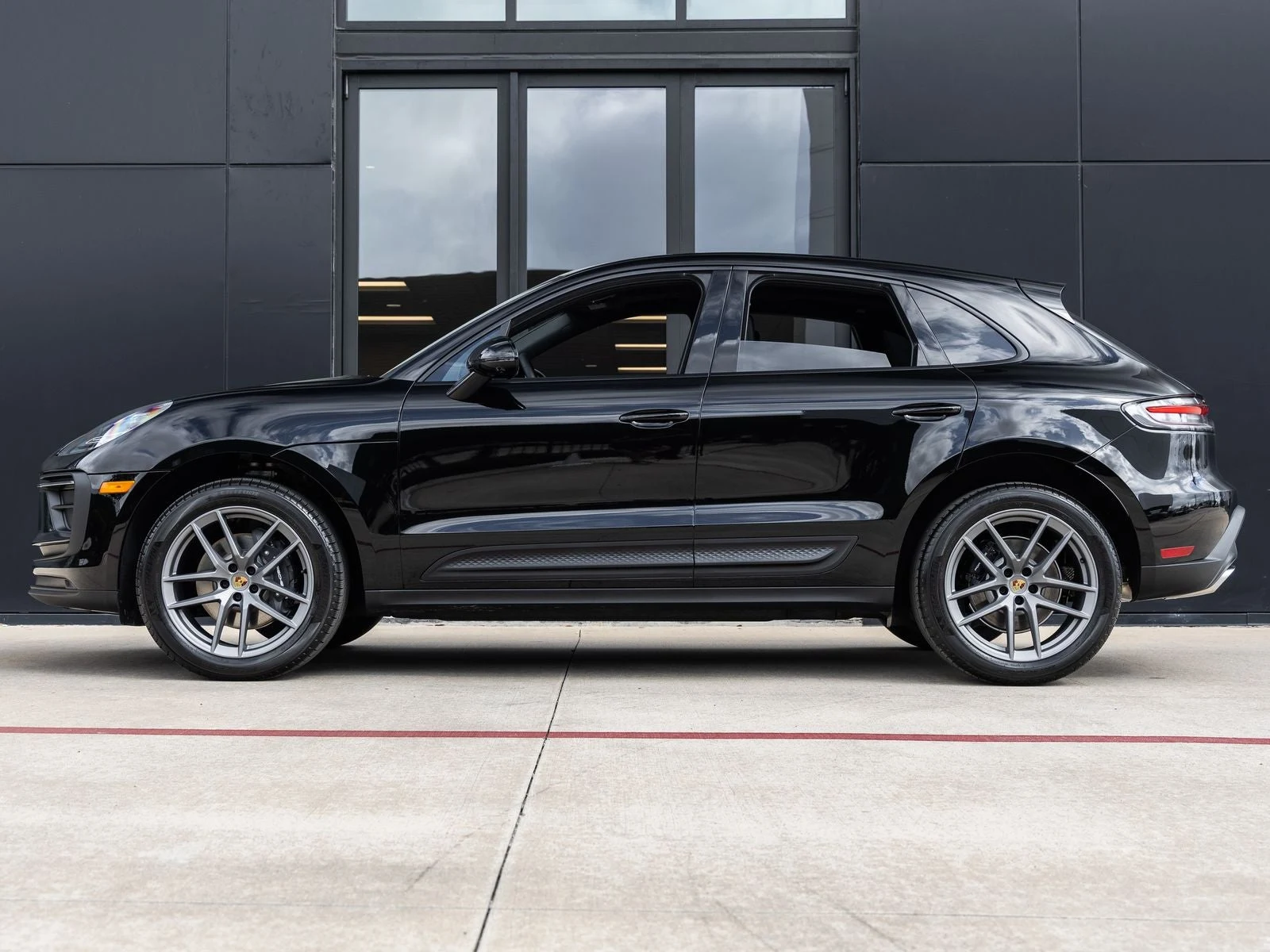2026 Porsche Macan (95B), 2/20