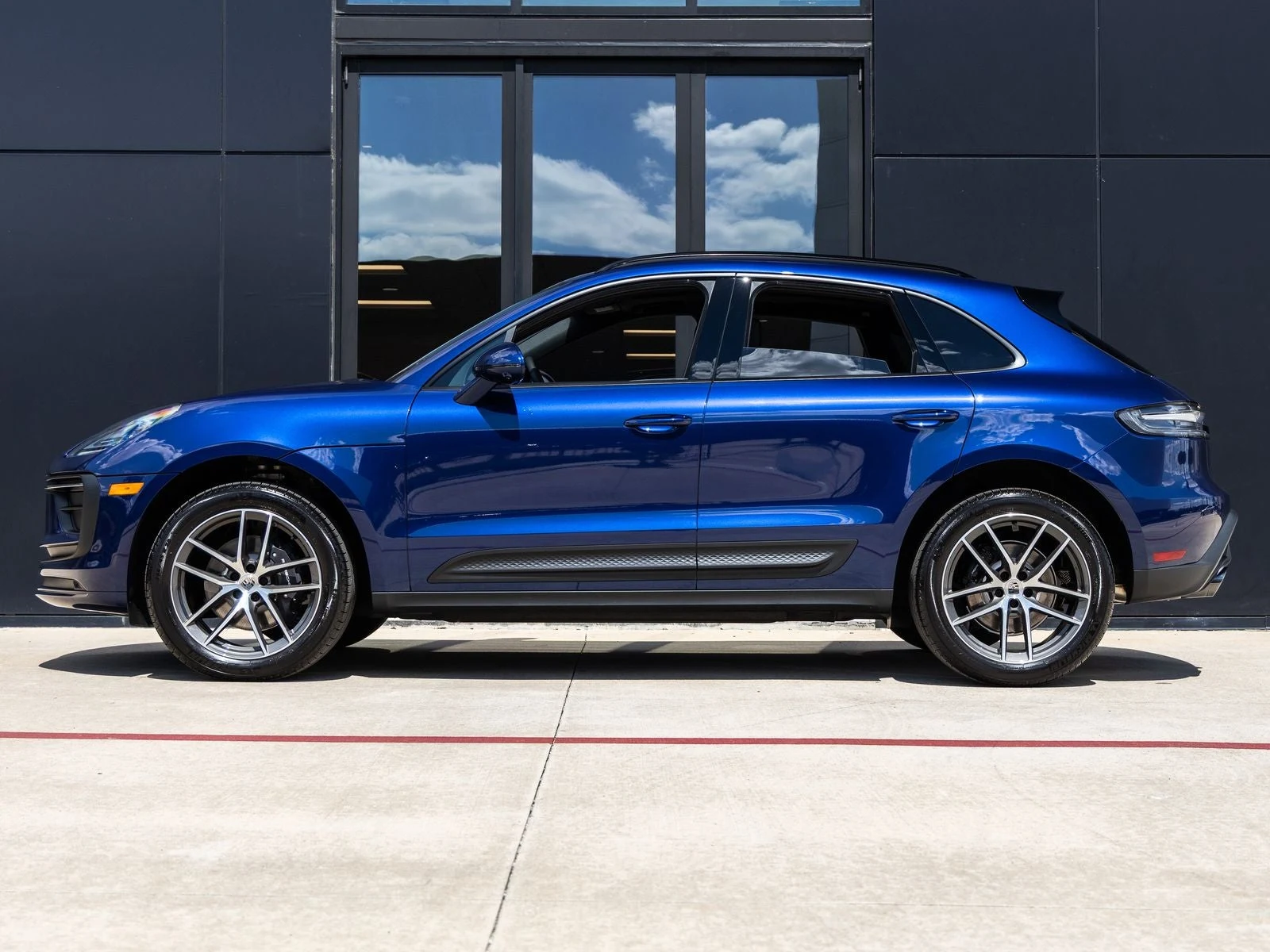 2026 Porsche Macan (95B), 2/20