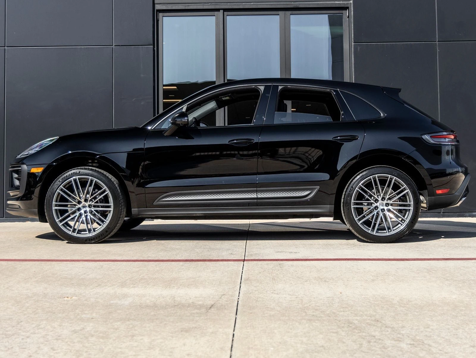 2026 Porsche Macan (95B), 2/20