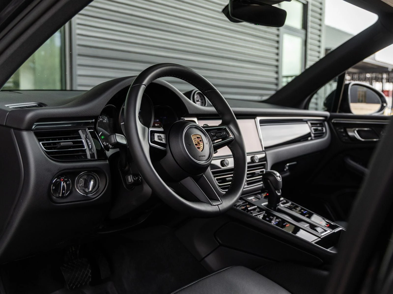 2026 Porsche Macan (95B), 4/20
