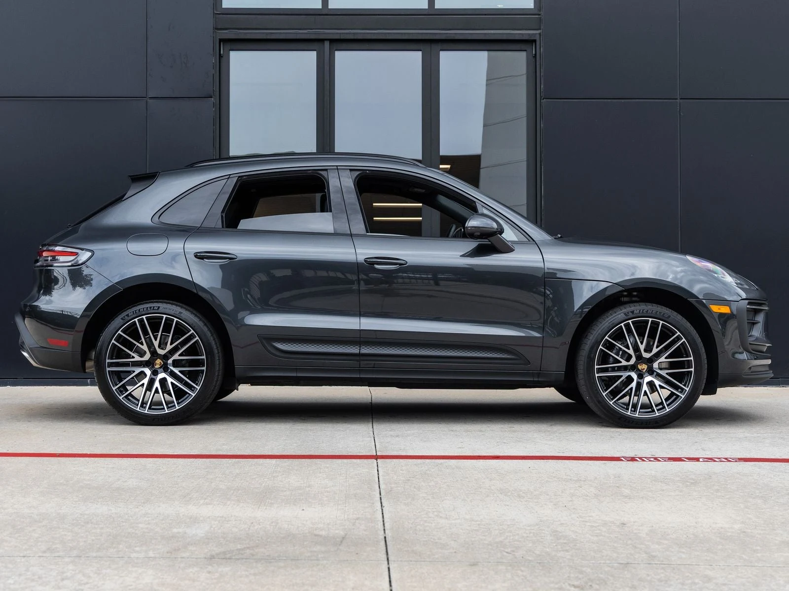 2026 Porsche Macan (95B), 12/20