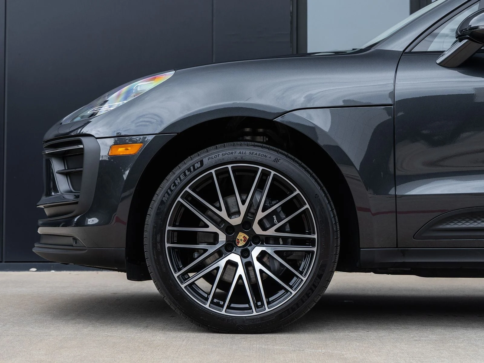 2026 Porsche Macan (95B), 13/20