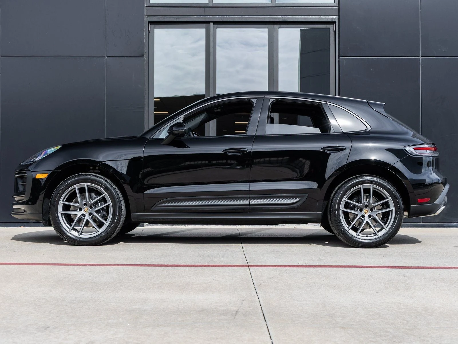 2026 Porsche Macan (95B), 2/20