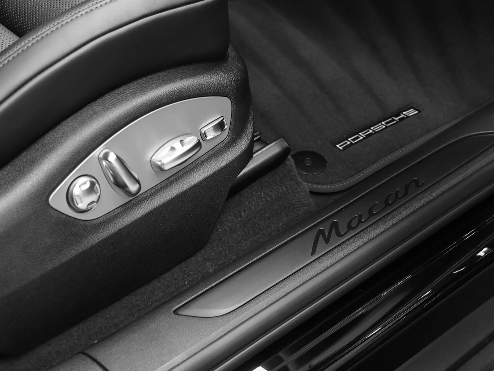 2026 Porsche Macan (95B), 20/20