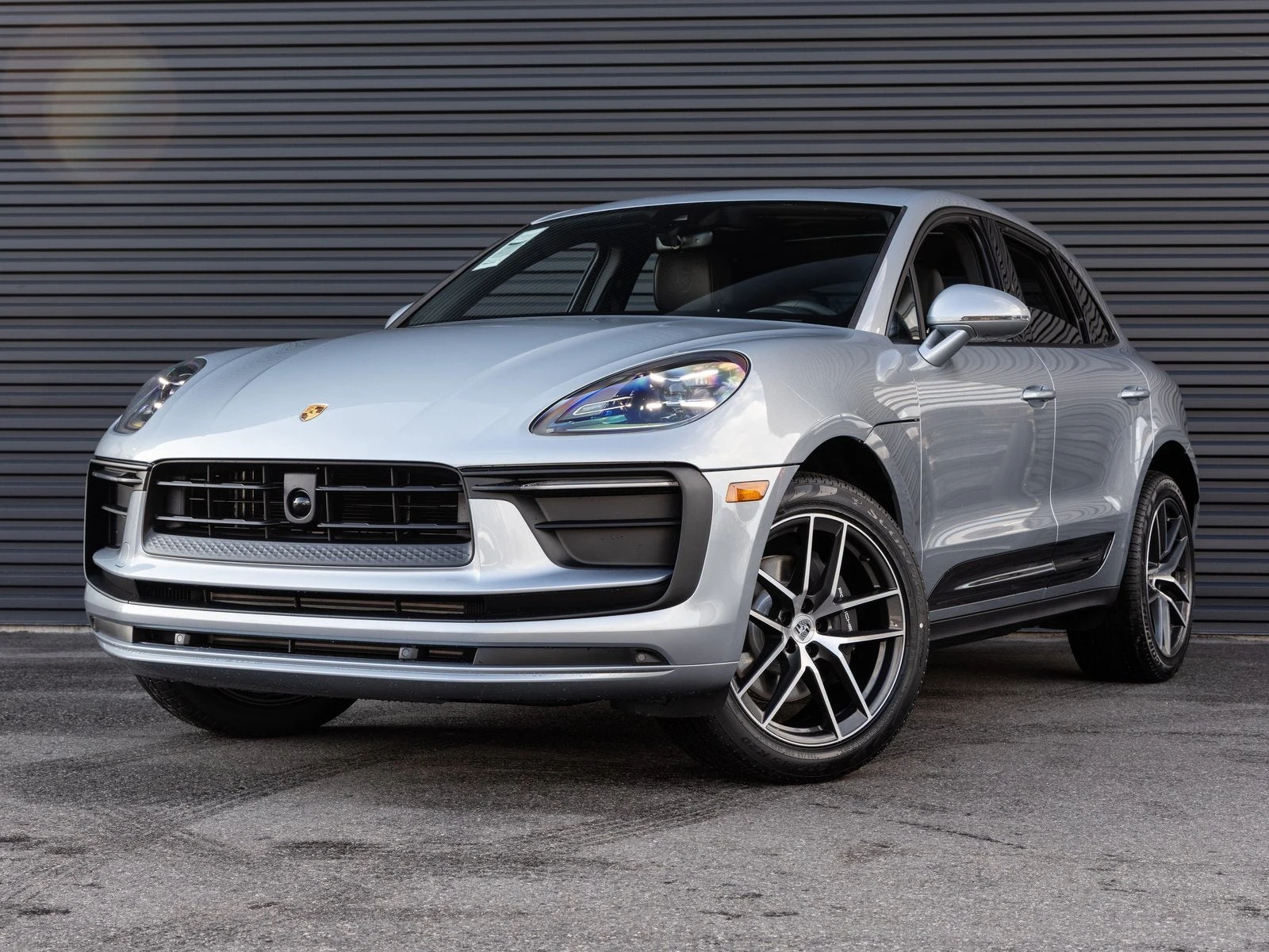 Porsche Macan (95B) · Dolomite Silver Metallic · Indigo Auto Group