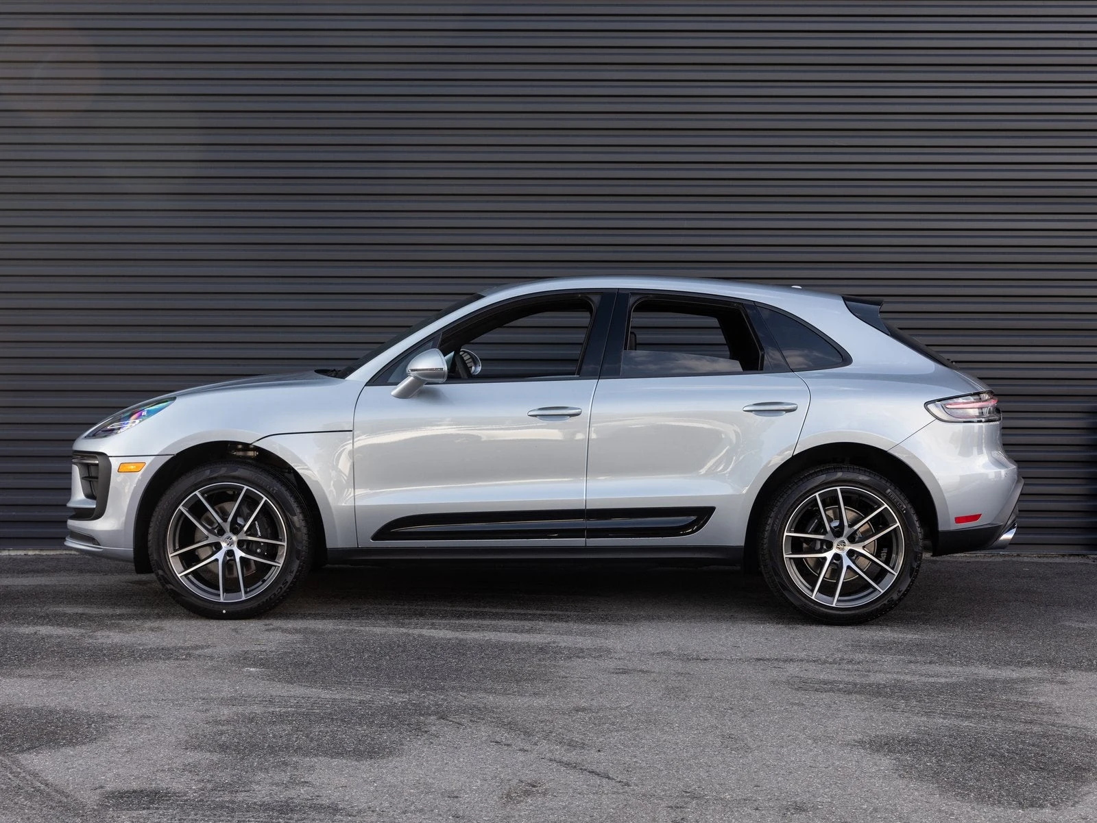 2026 Porsche Macan (95B), 2/20