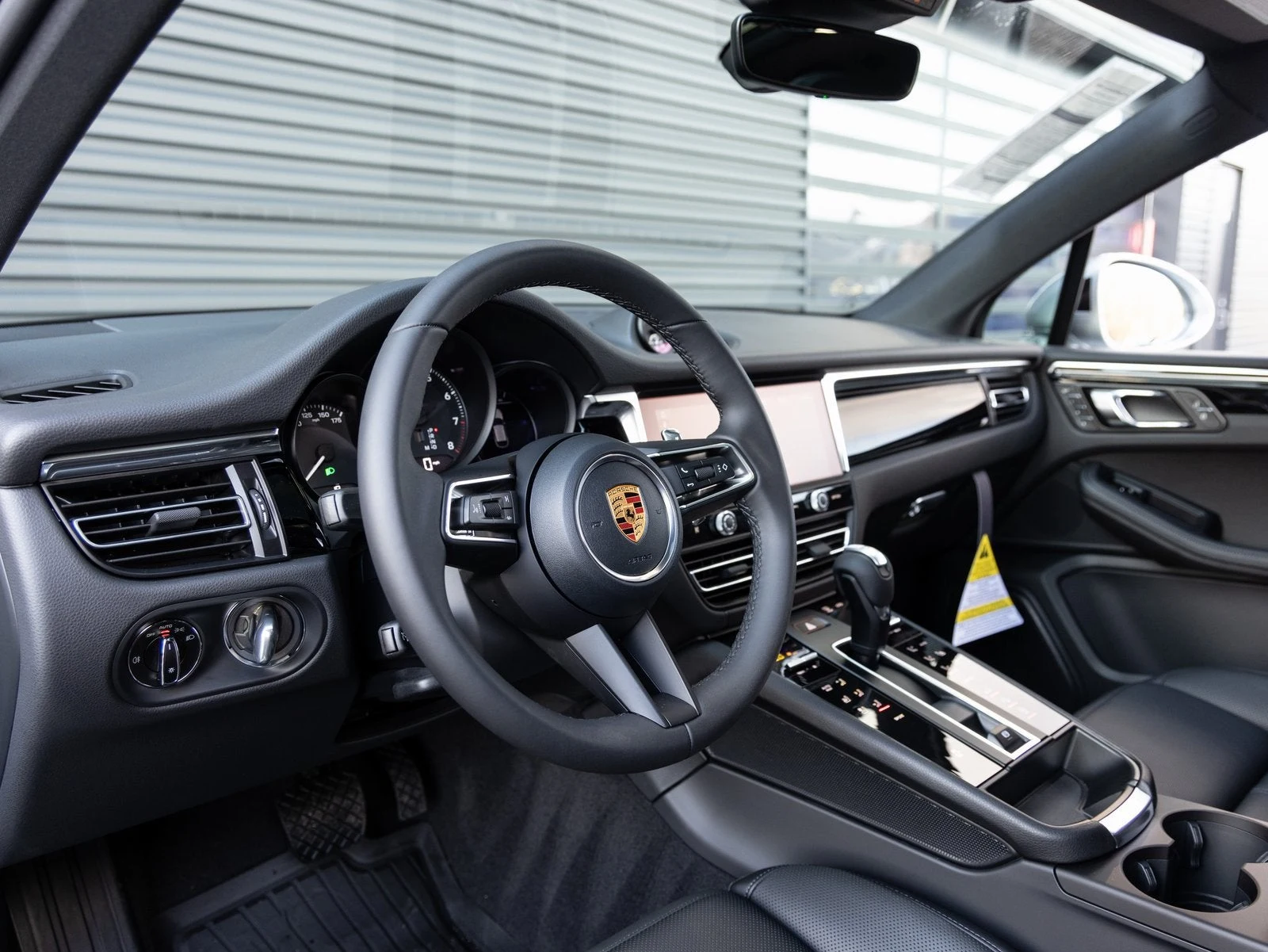 2026 Porsche Macan (95B), 4/20