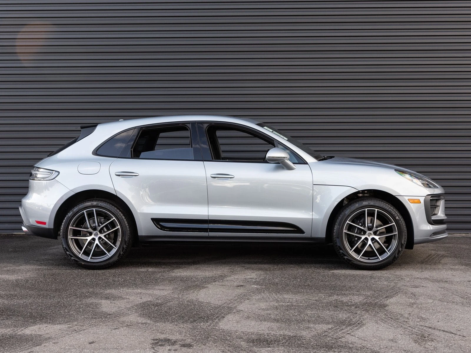 2026 Porsche Macan (95B), 8/20