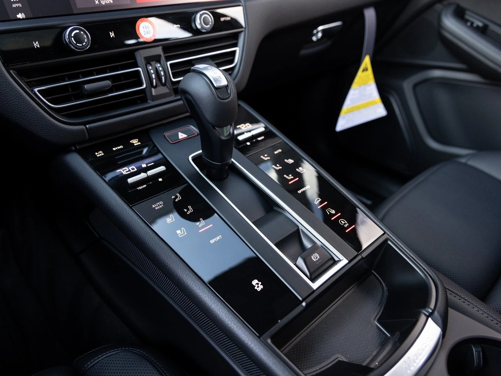 2026 Porsche Macan (95B), 17/20