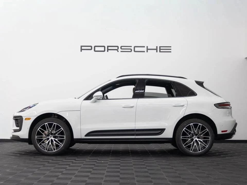 2026 Porsche Macan (95B), 2/20