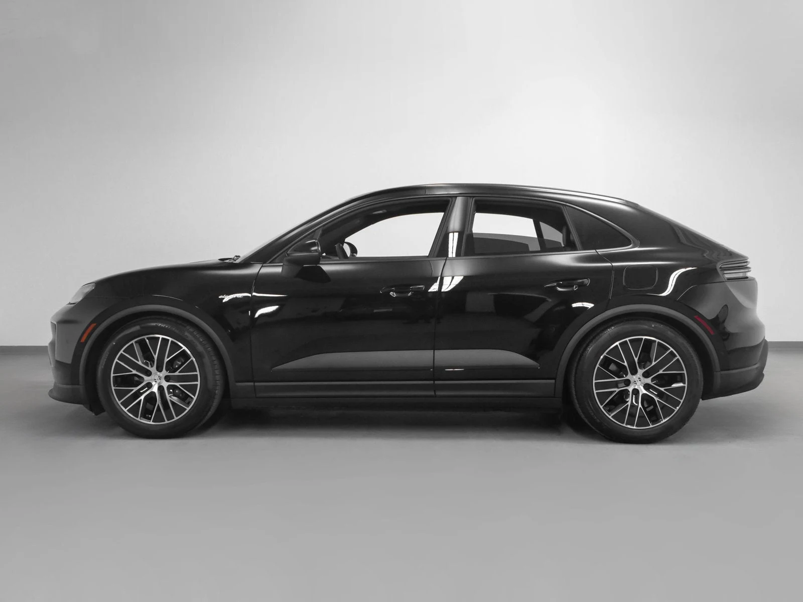 2025 Porsche Macan Electric (XAB), 2/20