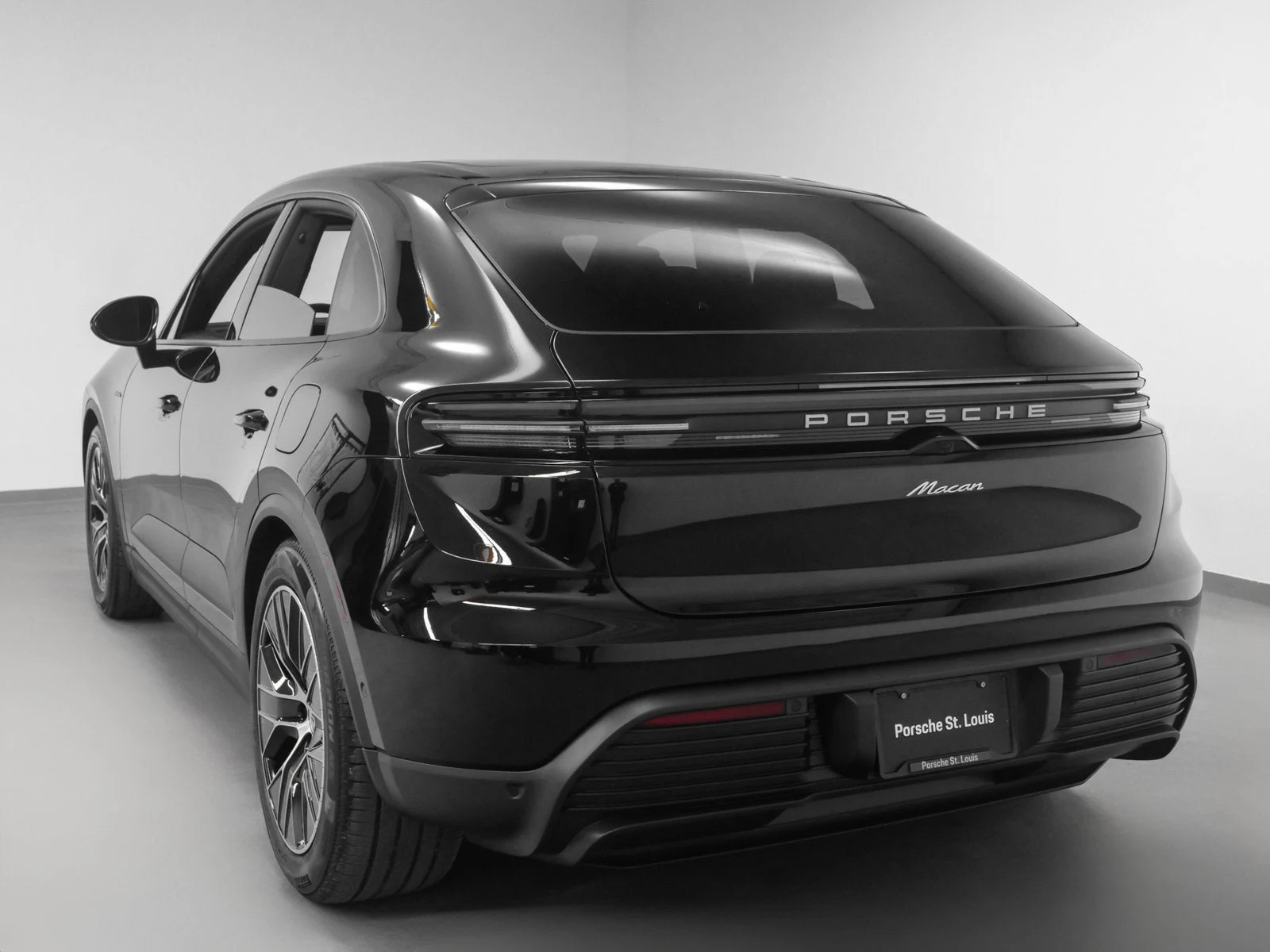 2025 Porsche Macan Electric (XAB), 3/20